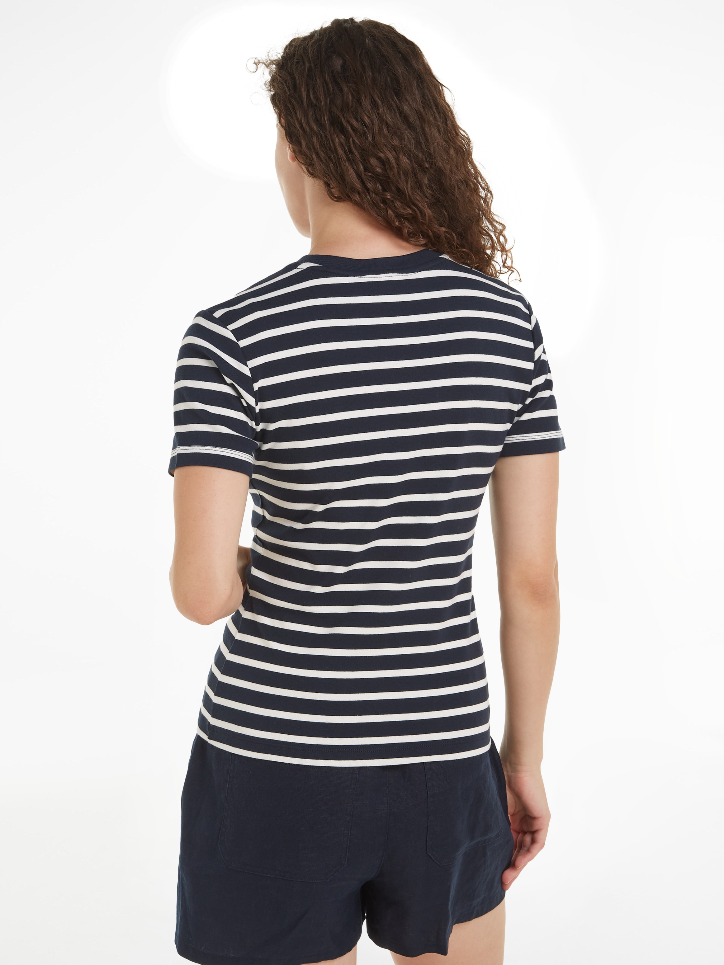 Tommy Hilfiger T-Shirt »SLIM CODY C-NK SS«, mit Logostickerei