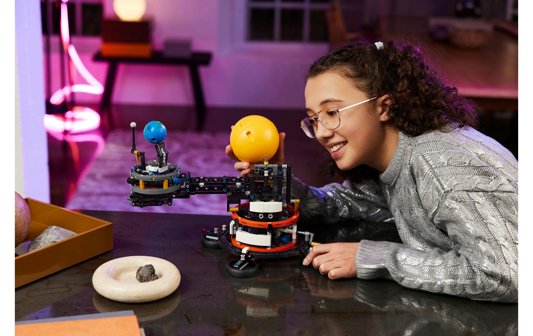 LEGO® Spielbausteine »Technic Sonne Erde Mond Modell 42179«, (526 St.)