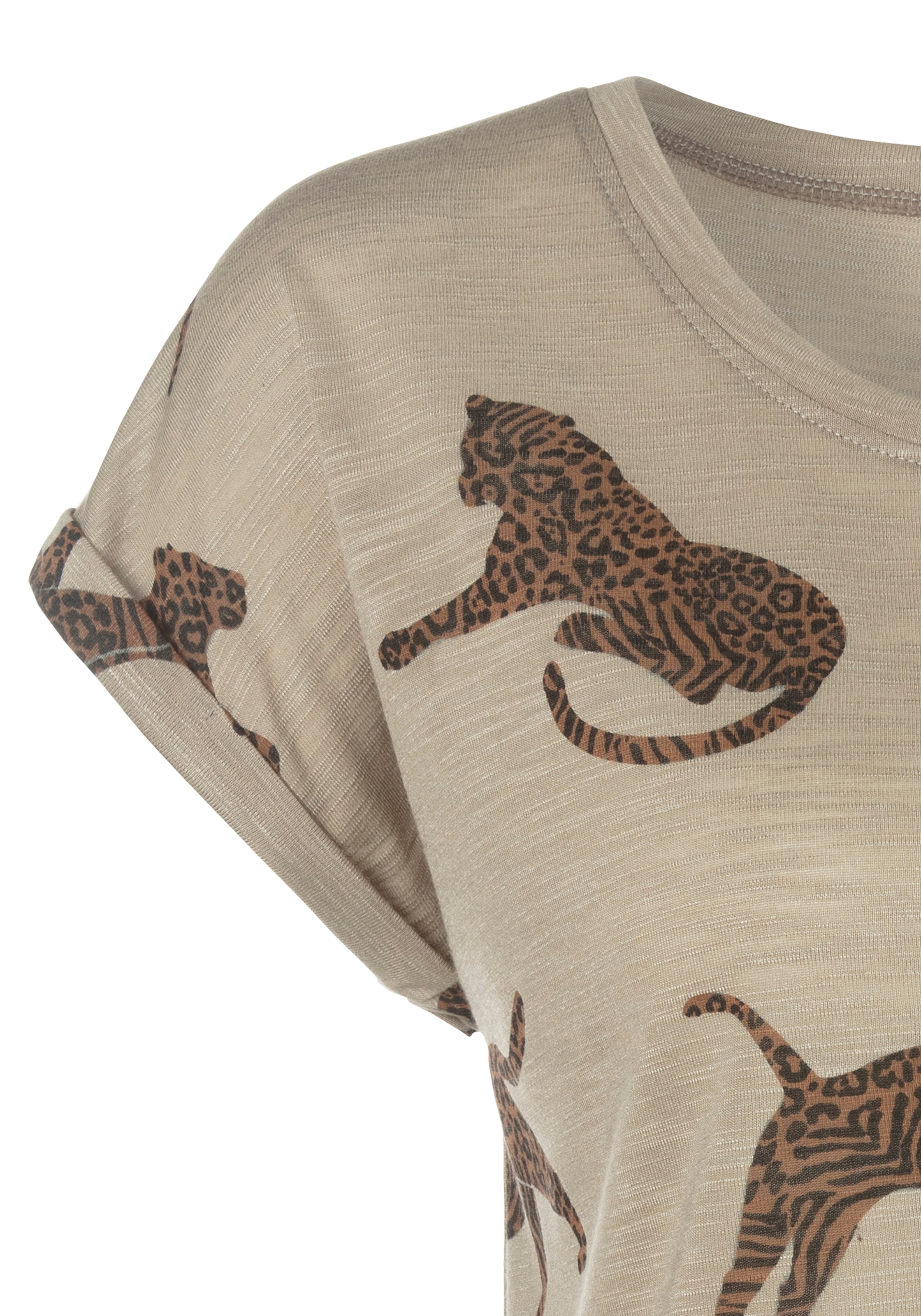 Leoparden-Motiv, Passform, mit Damen kaufen lockere Jelmoli-Versand casual-chic T-Shirt, online LASCANA Schweiz bei Kurzarmshirt,