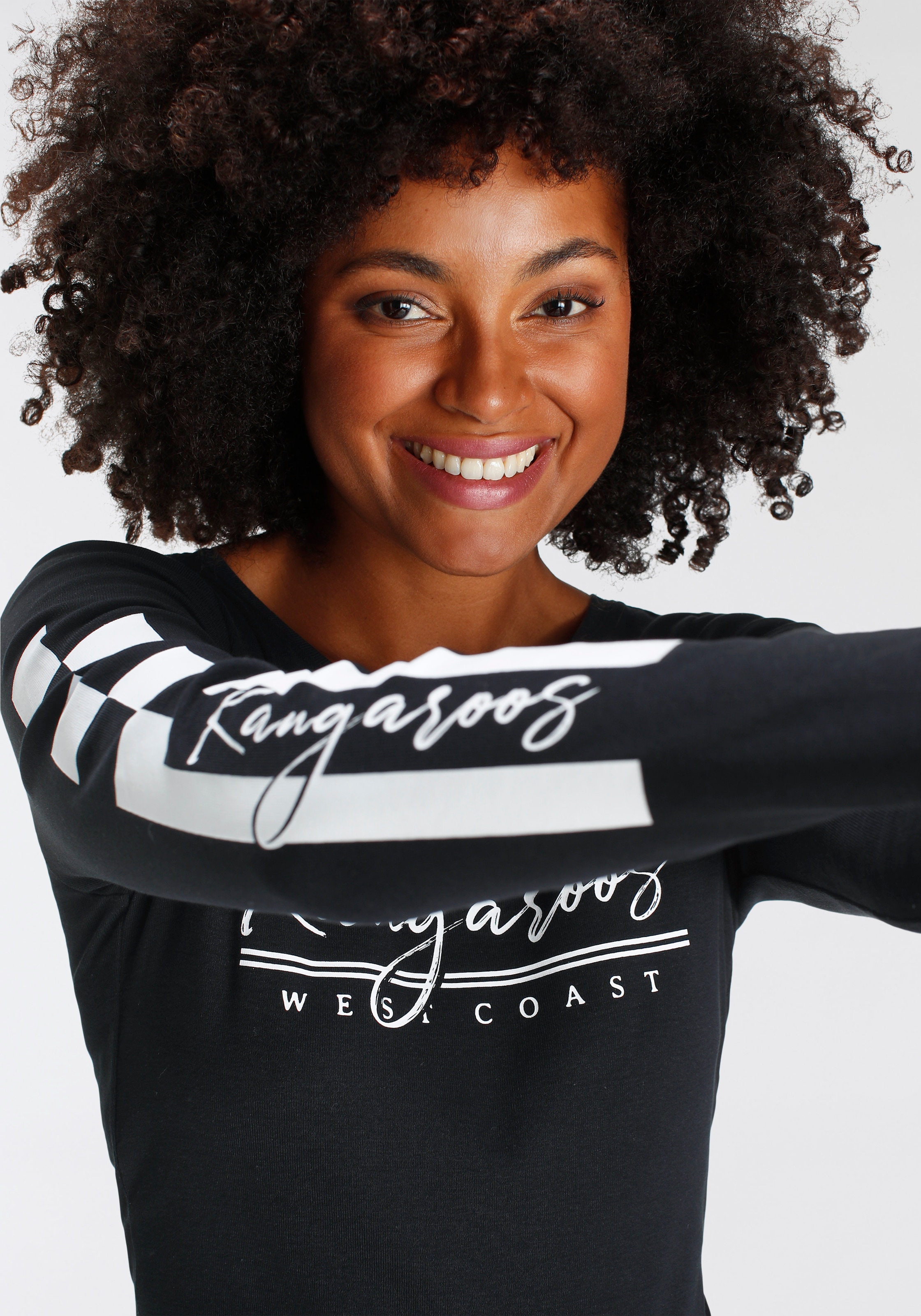 KangaROOS Langarmshirt, Langarm, sehr figurbetonte Passform, aus Baumwolle