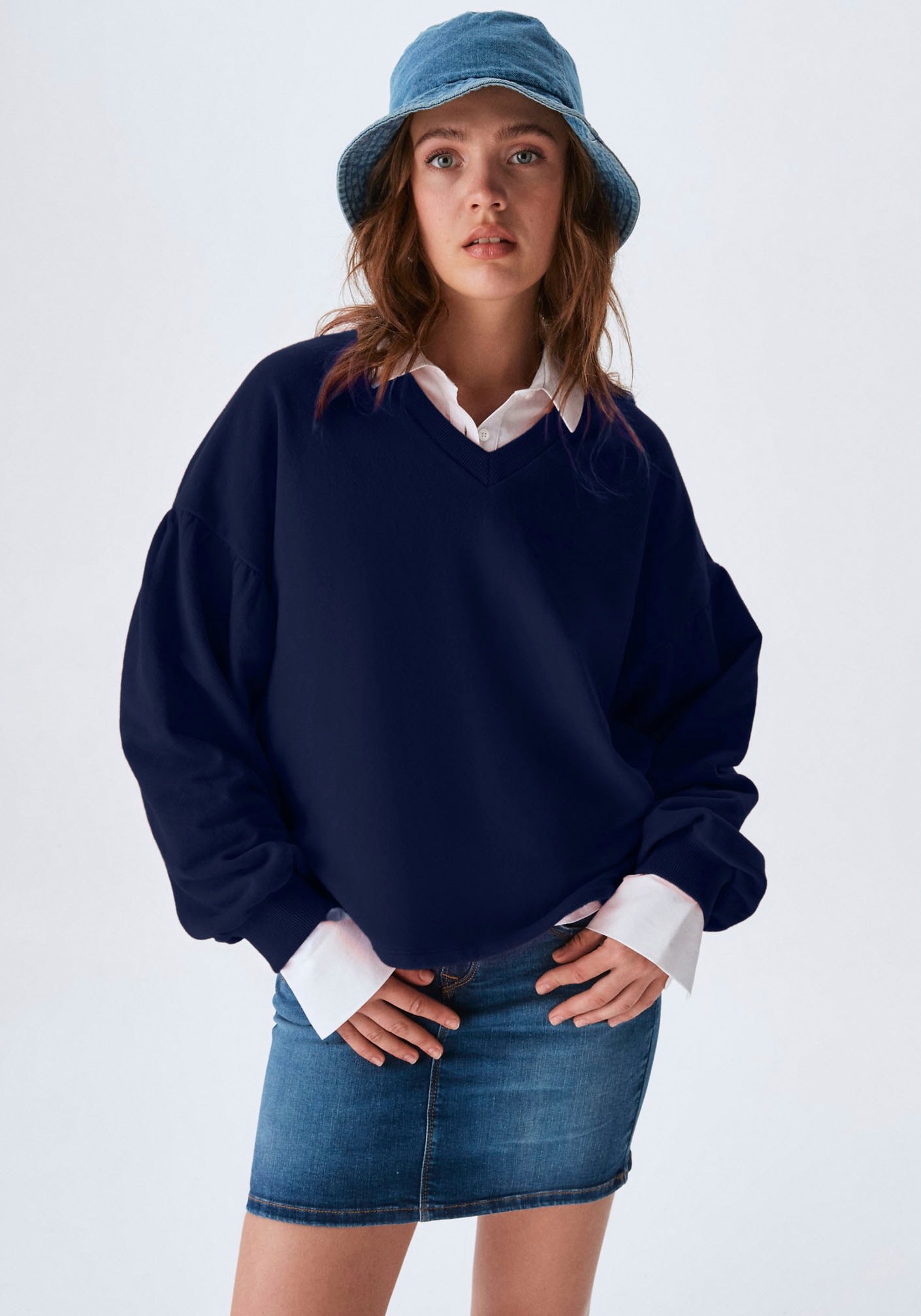 Sweatshirt »FAHOZO«, mit weiten Ärmeln und V-Ausschnitt