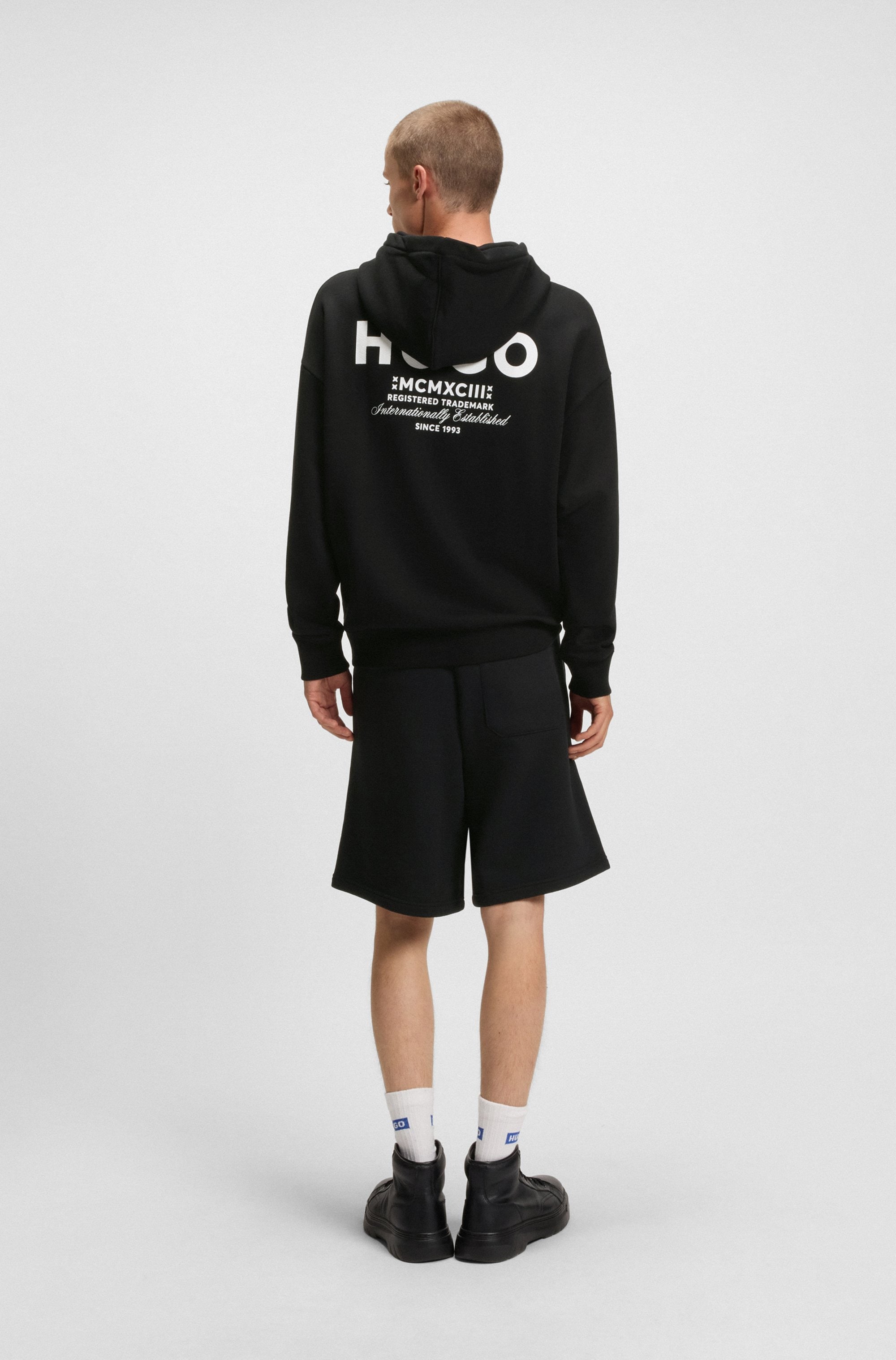 HUGO Blue Sweatshorts »Nomario«, mit grossem Druck