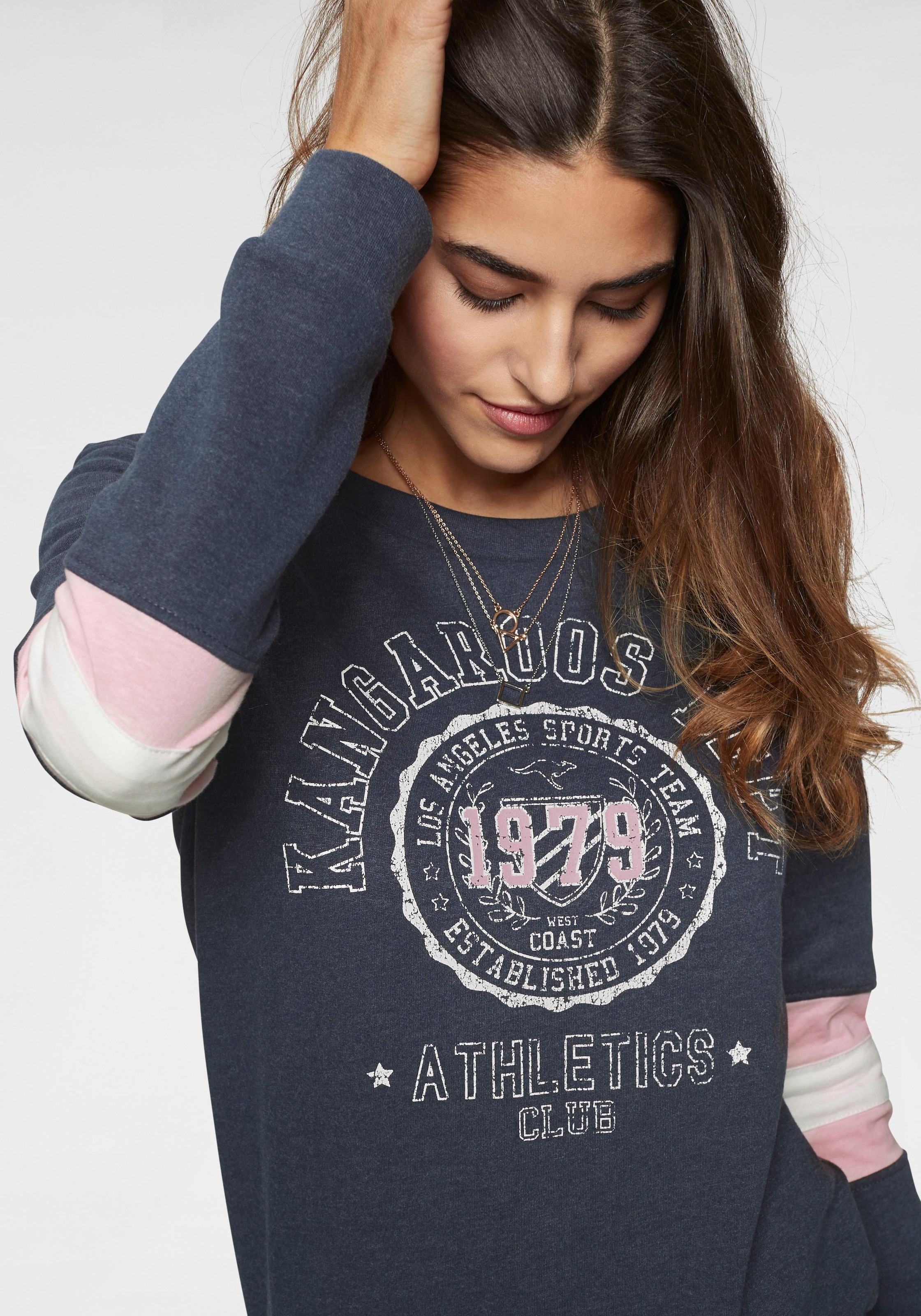 KangaROOS Sweatshirt, mit sportlichen Kontrasteinsätzen am Ärmel