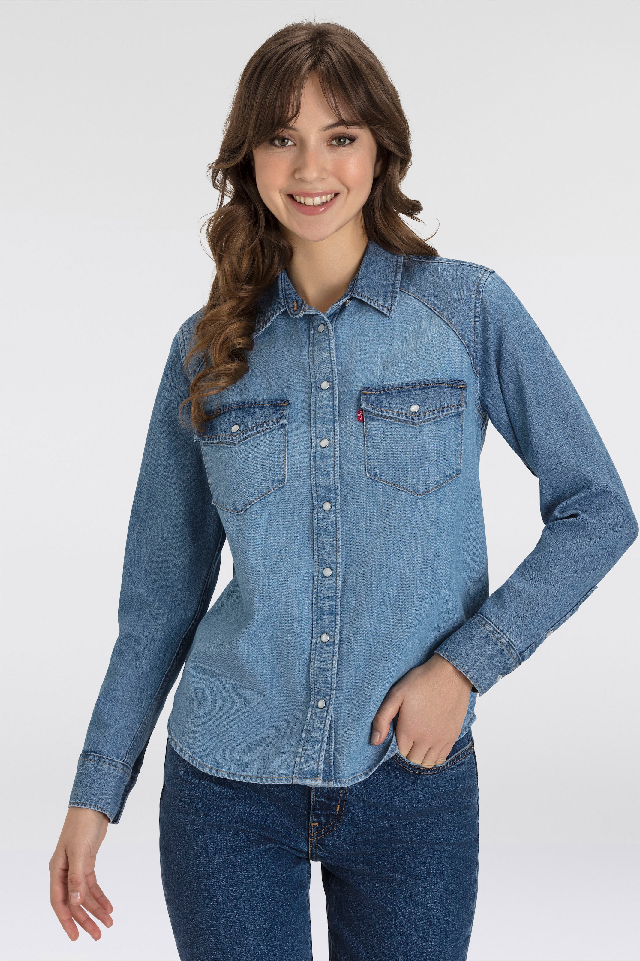 Levi's® Jeansbluse »ESSENTIAL WESTERN«, mit Brusttaschen mit Druckknöpfen