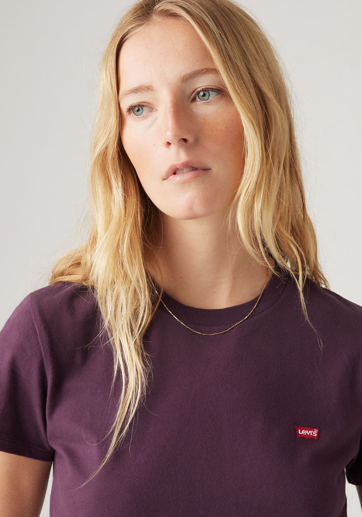 Levi's® T-Shirt »TEE Minilogo«, mit kleiner Logostickerei