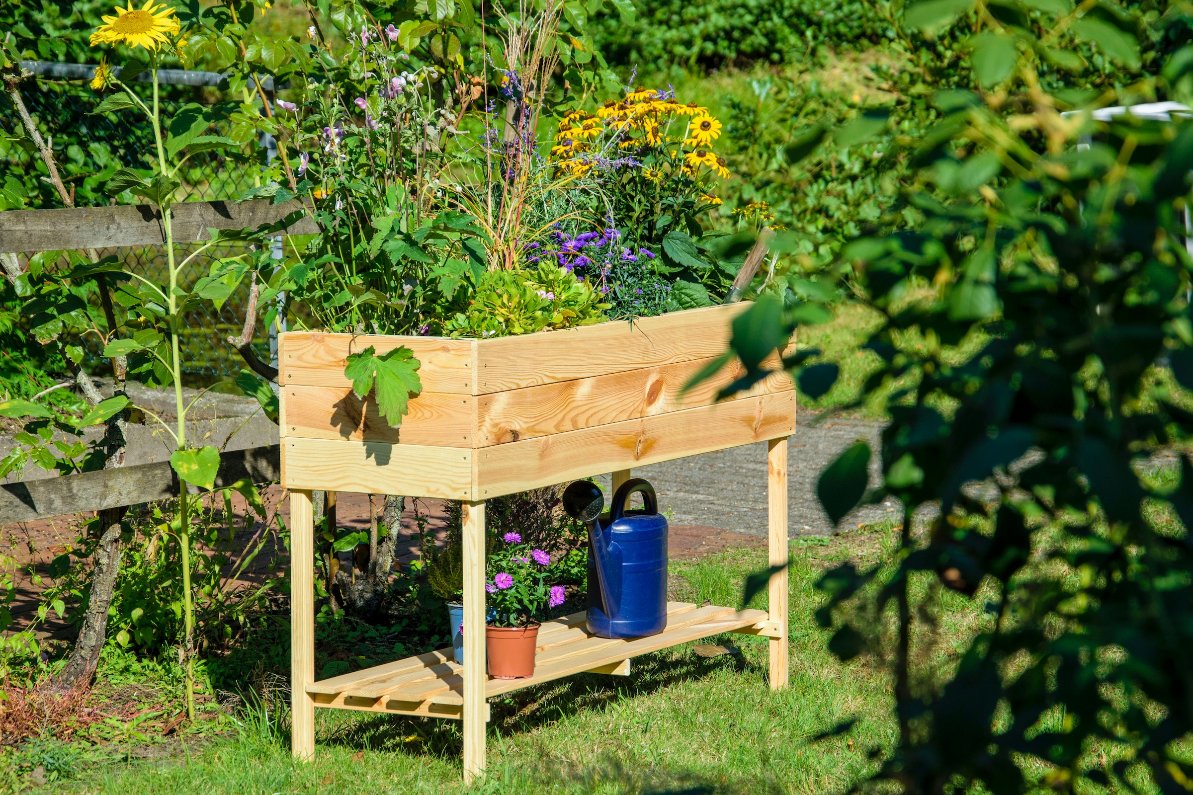 dobar Hochbeet, aus robustem Kiefernholz, mit Ablagefläche, inkl. Pflanzfolie