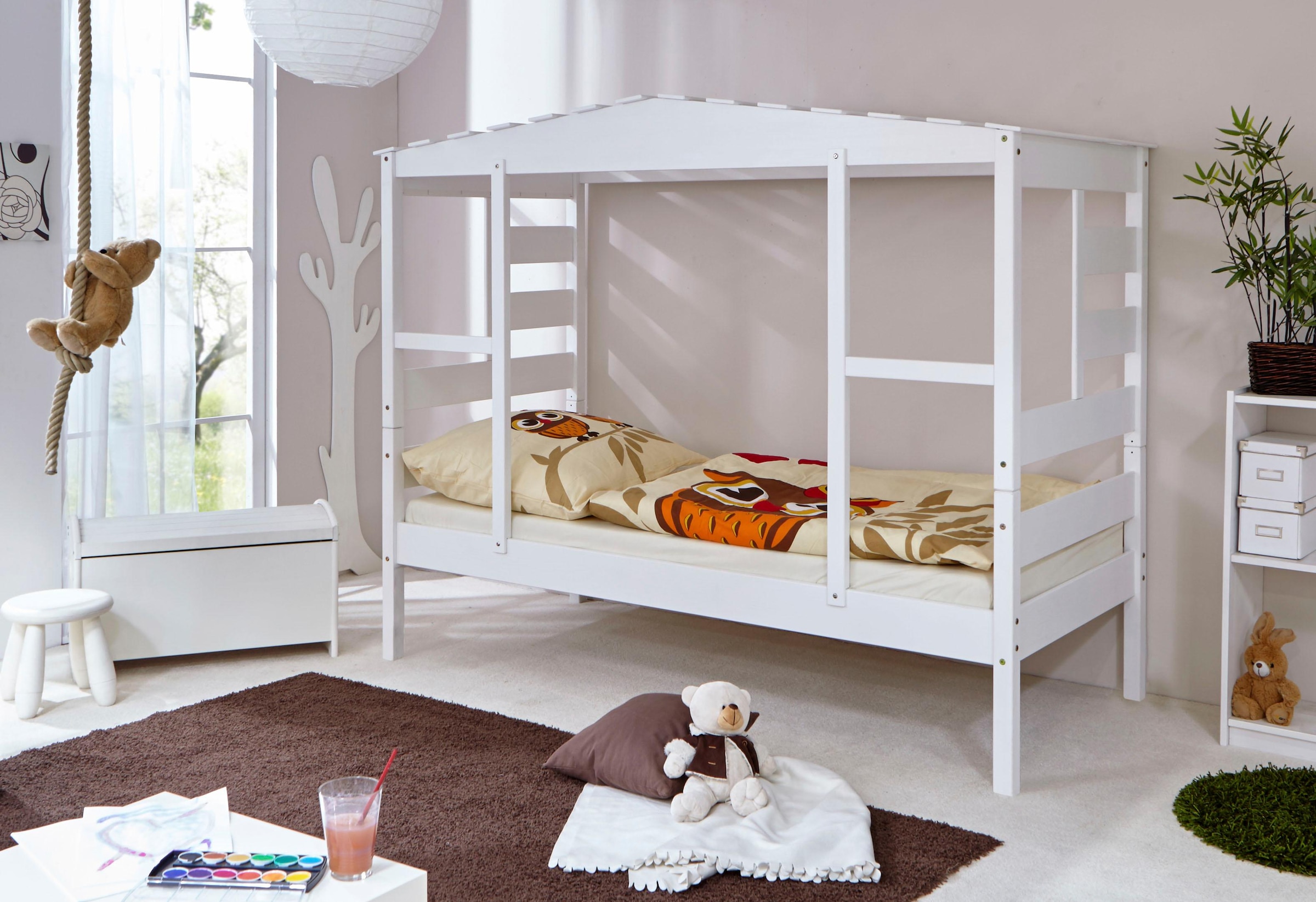 Ticaa Kinderbett »Lio« Hausbett, aus Kiefer Massivholz, inkl. Rollrost