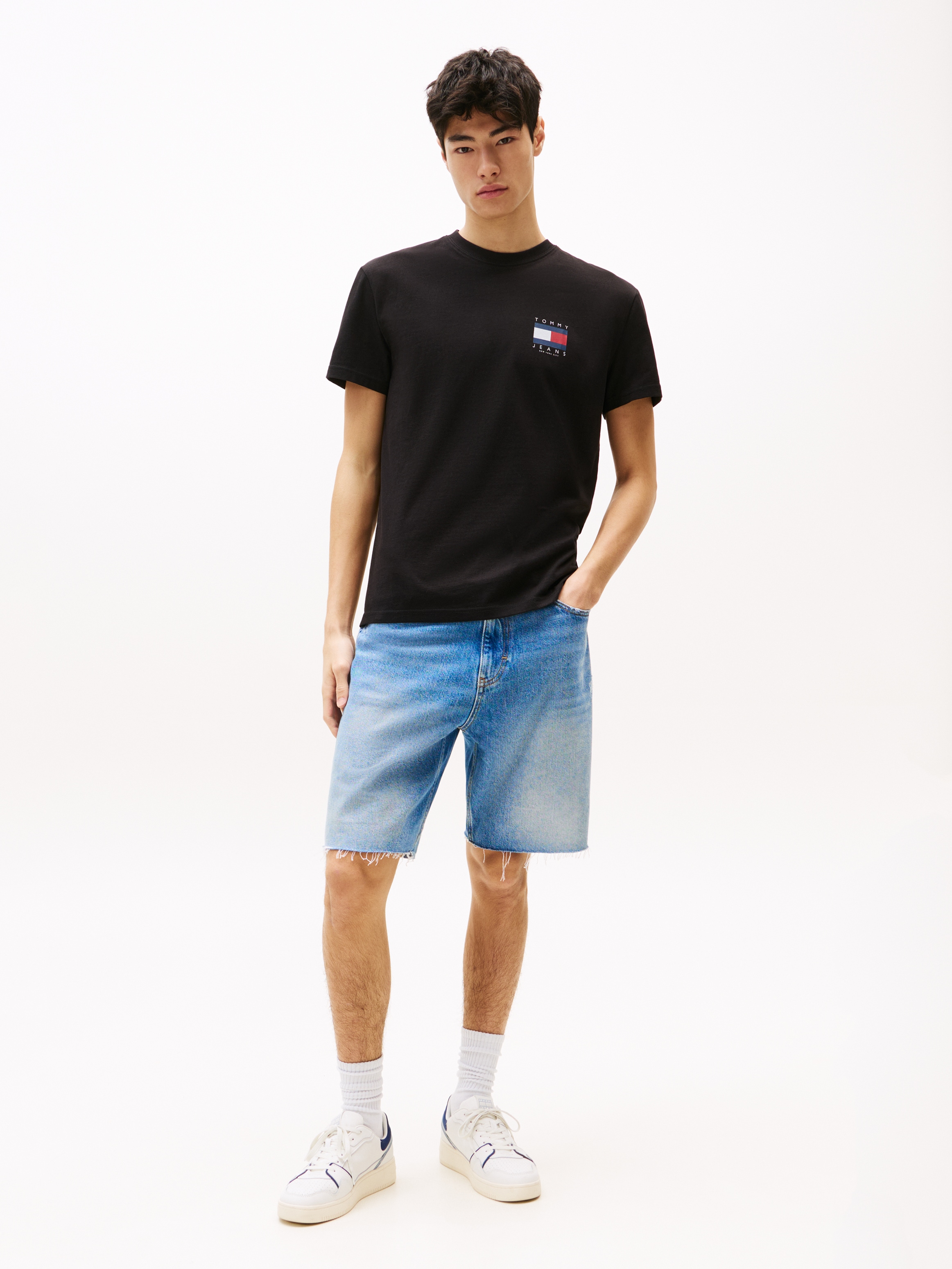 Tommy Jeans T-Shirt »TJM REG FLAG GRAPH BCKPRNT T EXT«, Mit Rundhalsausschnitt