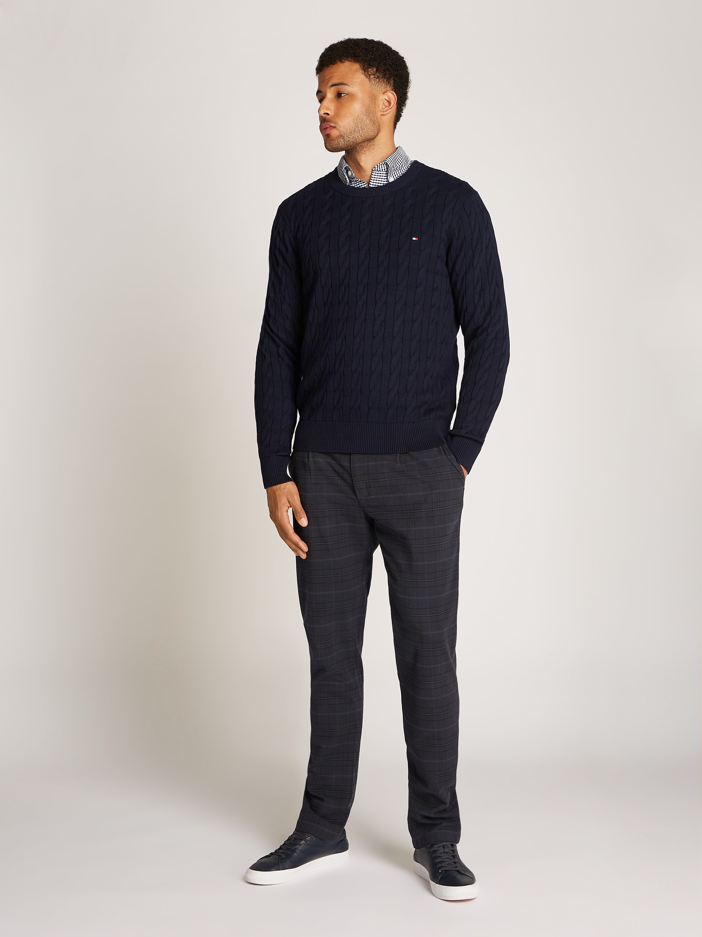 Tommy Hilfiger Strickpullover »CLASSIC CABLE CREW NECK mit Strukturstrick und Flaglabel«, unifarben, casual, regular fit, Baumwolle, Rundhals