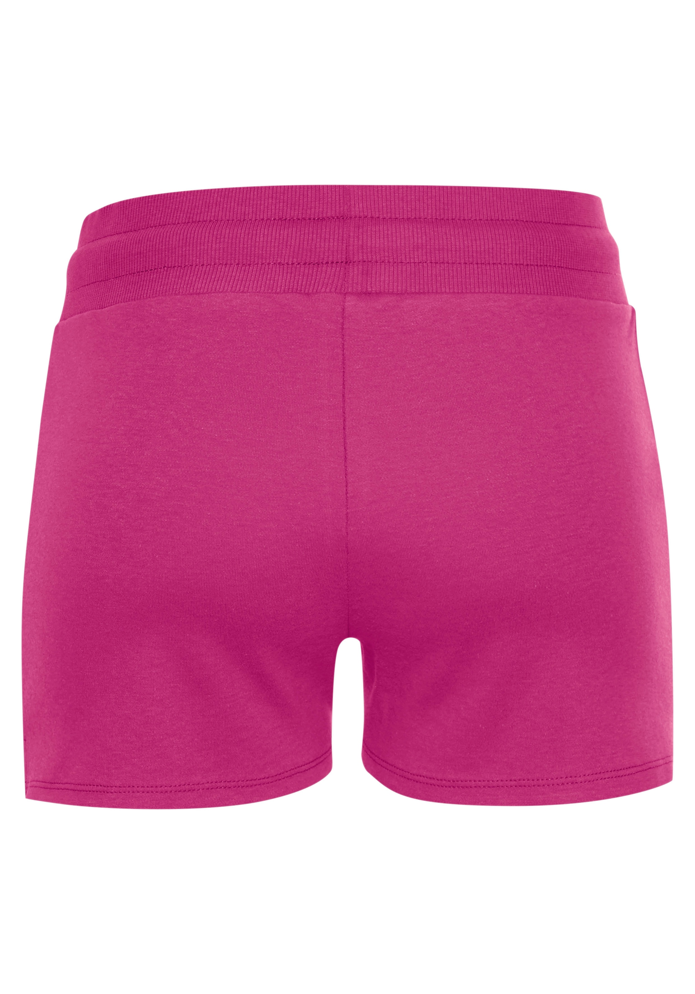 LASCANA ACTIVE Shorts, mit kleinen Seitenschlitzen