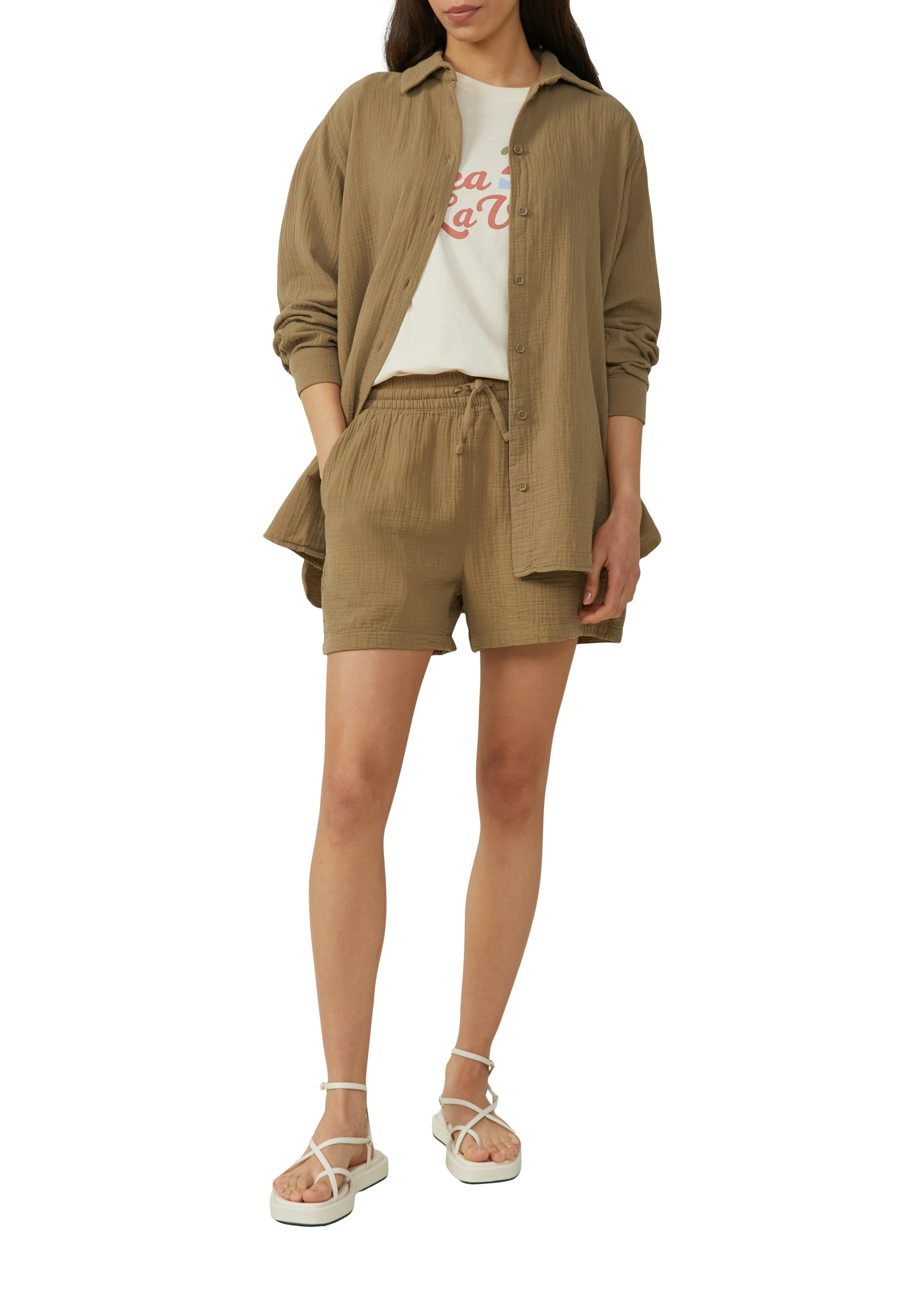 QS Shorts, Sommerhose im Crinkle-Look und mit Bindeband
