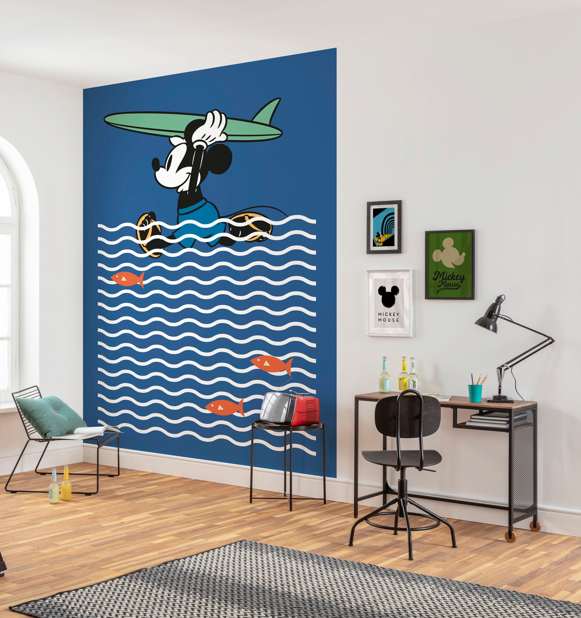 Komar Vliestapete »Digitaldruck Vlies - Mickey gone Surfin' - Grösse 200 x 280 cm«, bedruckt, Kinderzimmer