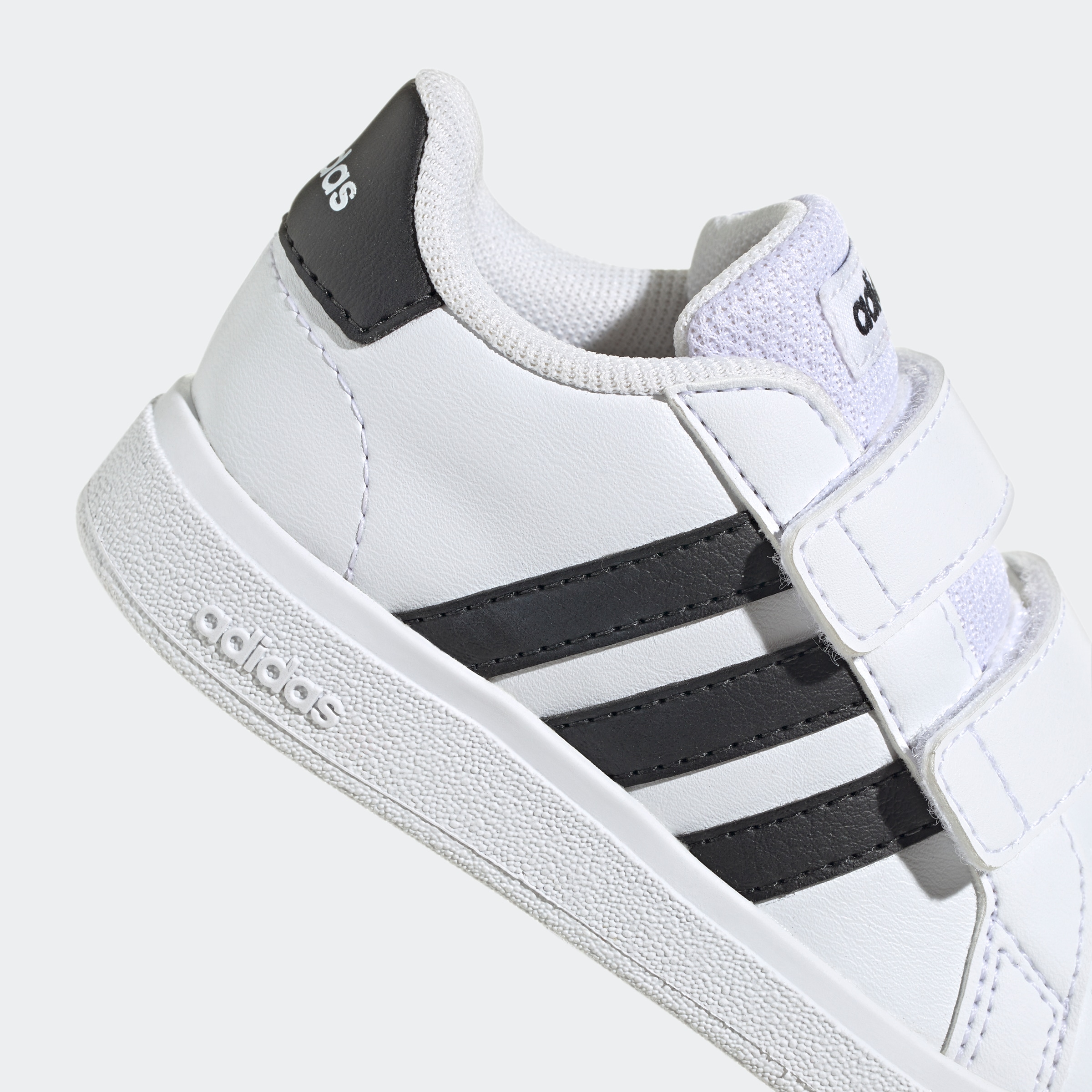 adidas Sportswear Sneaker »GRAND COURT LIFESTYLE HOOK AND LOOP«, für Kinder, Design auf den Spuren des adidas Superstar