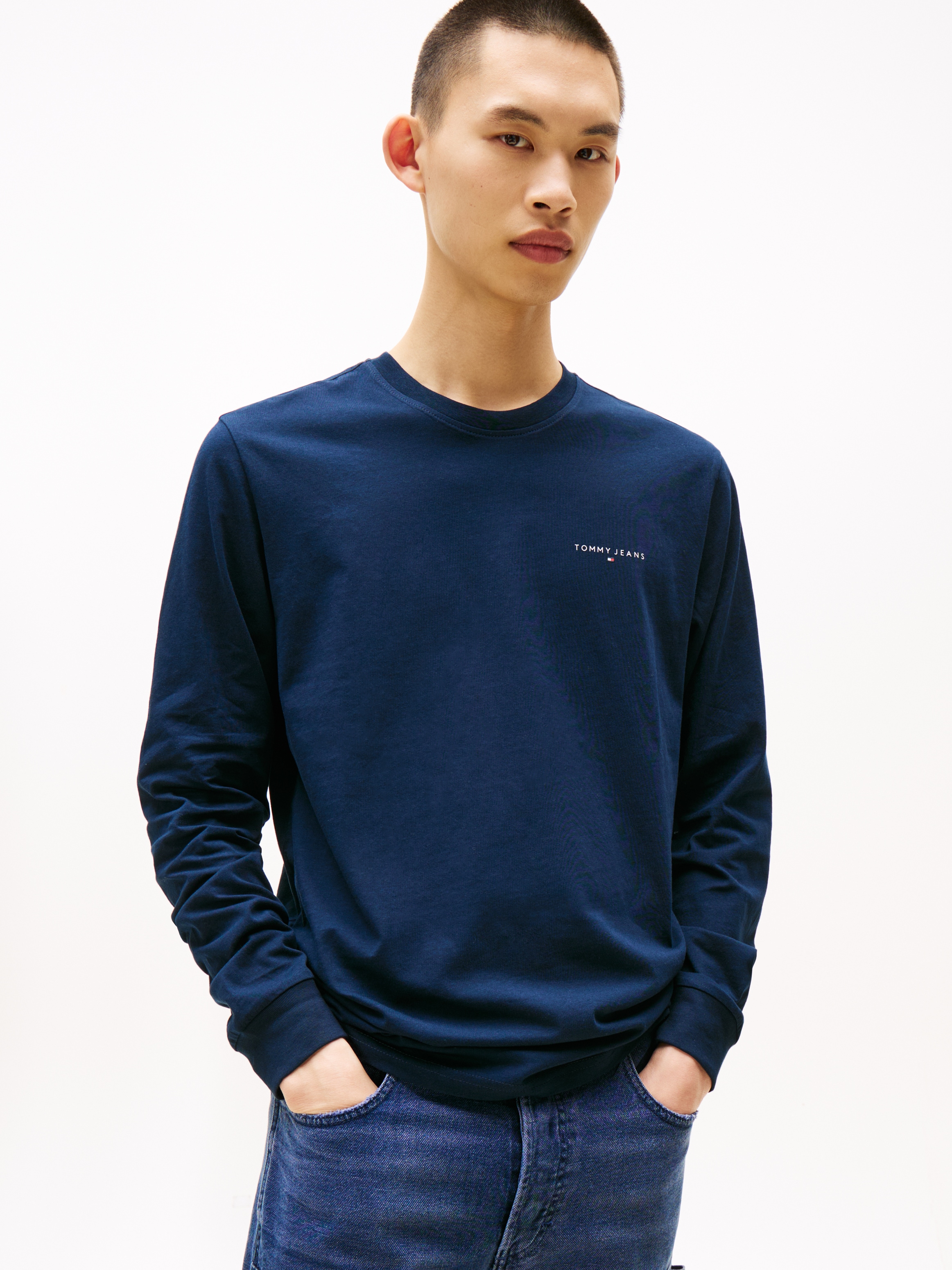 Tommy Jeans Langarmshirt »TJM SLIM CHEST LINEAR LS TEE EXT« Mit Rundhalsausschnitt