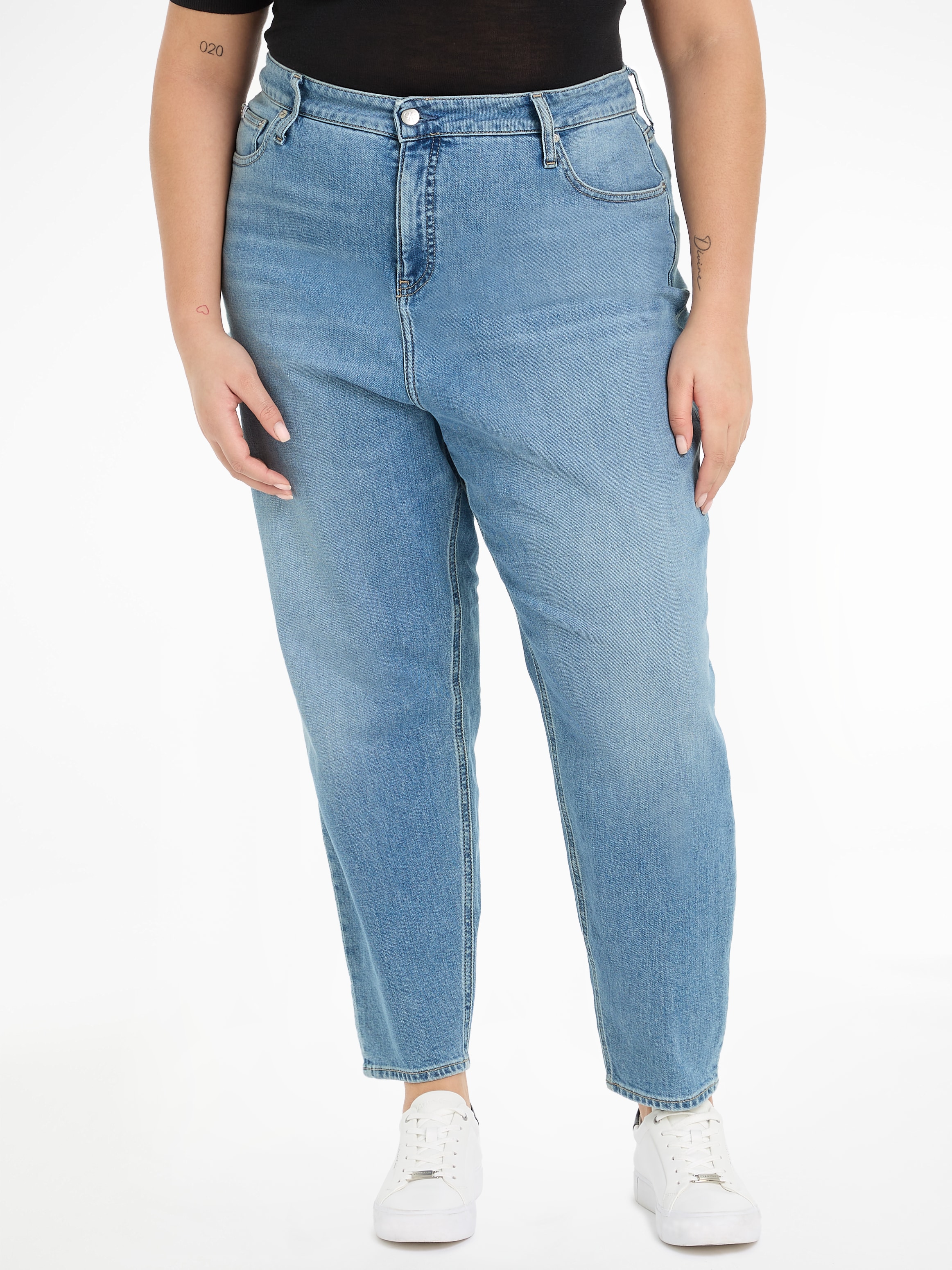 Calvin Klein Jeans Plus Mom-Jeans »MOM JEAN PLUS«, Grosse Grössen Jeans wird in Weiten angeboten