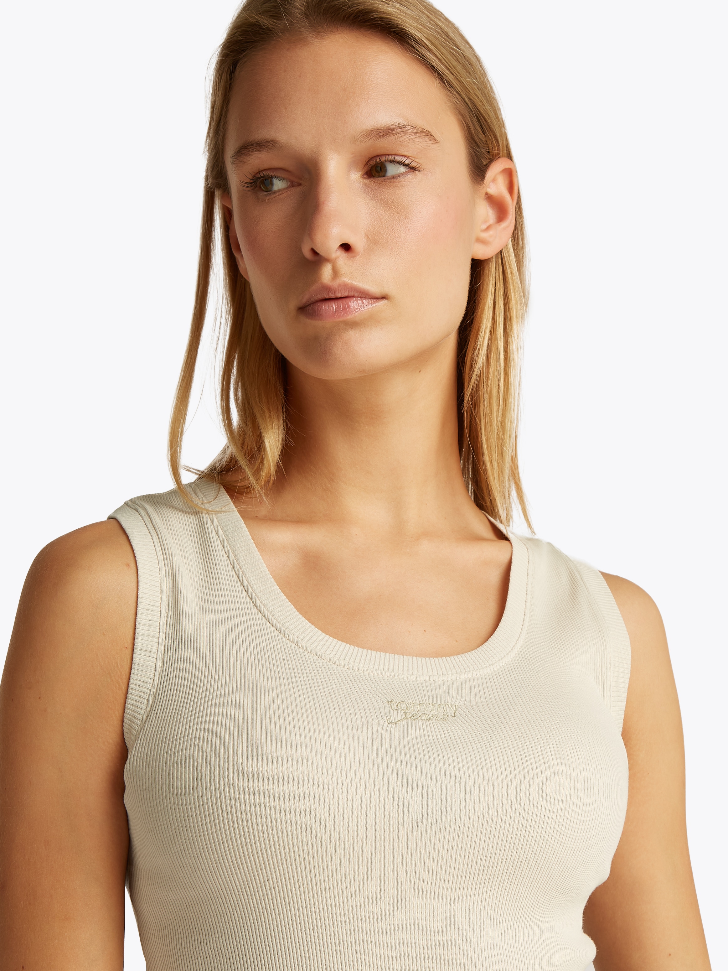 Tommy Jeans Tanktop »TJW SLIM SCRIPT RIB TANK TOP«, mit Logostickerei
