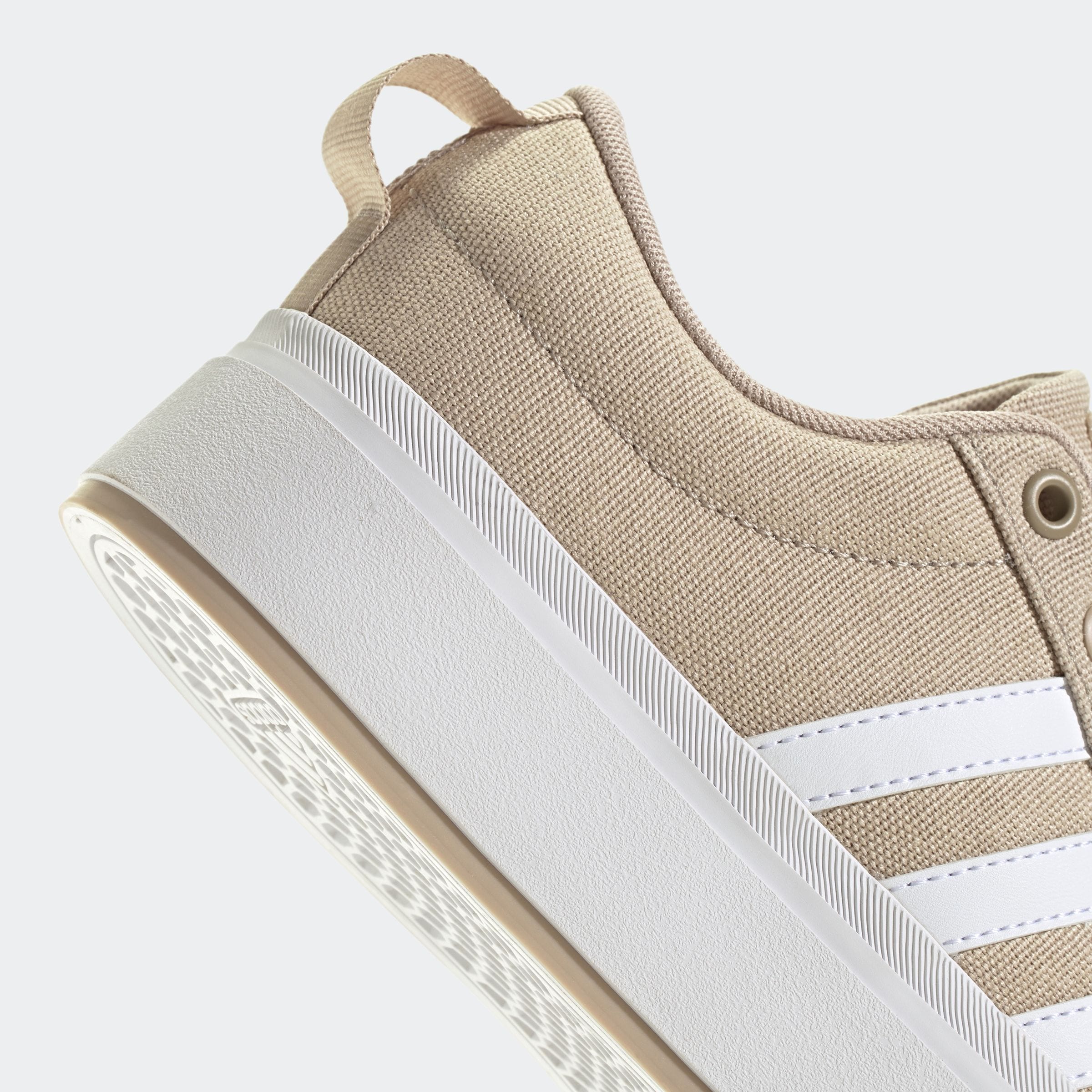 adidas Sportswear Sneaker »BRAVADA 2.0 PLATFORM«, Design auf den Spuren des adidas Nizza