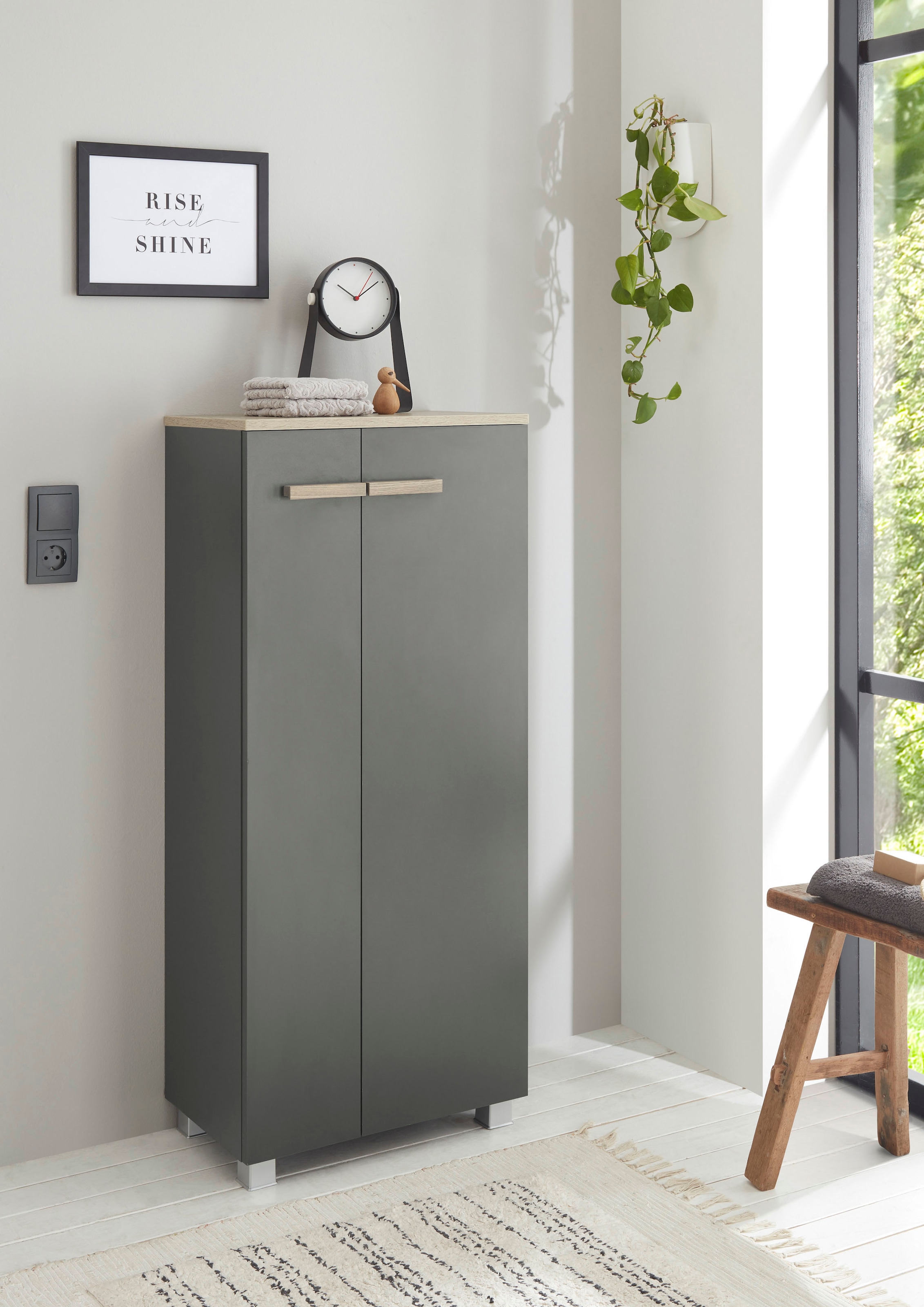 Places of Style Midischrank »SOLiD, Badschrank im modernen Design, Schrank mit Holzgriffen«, in zwei Farben verfügbar, mit Stauraum, stehend o. hängend montierbar