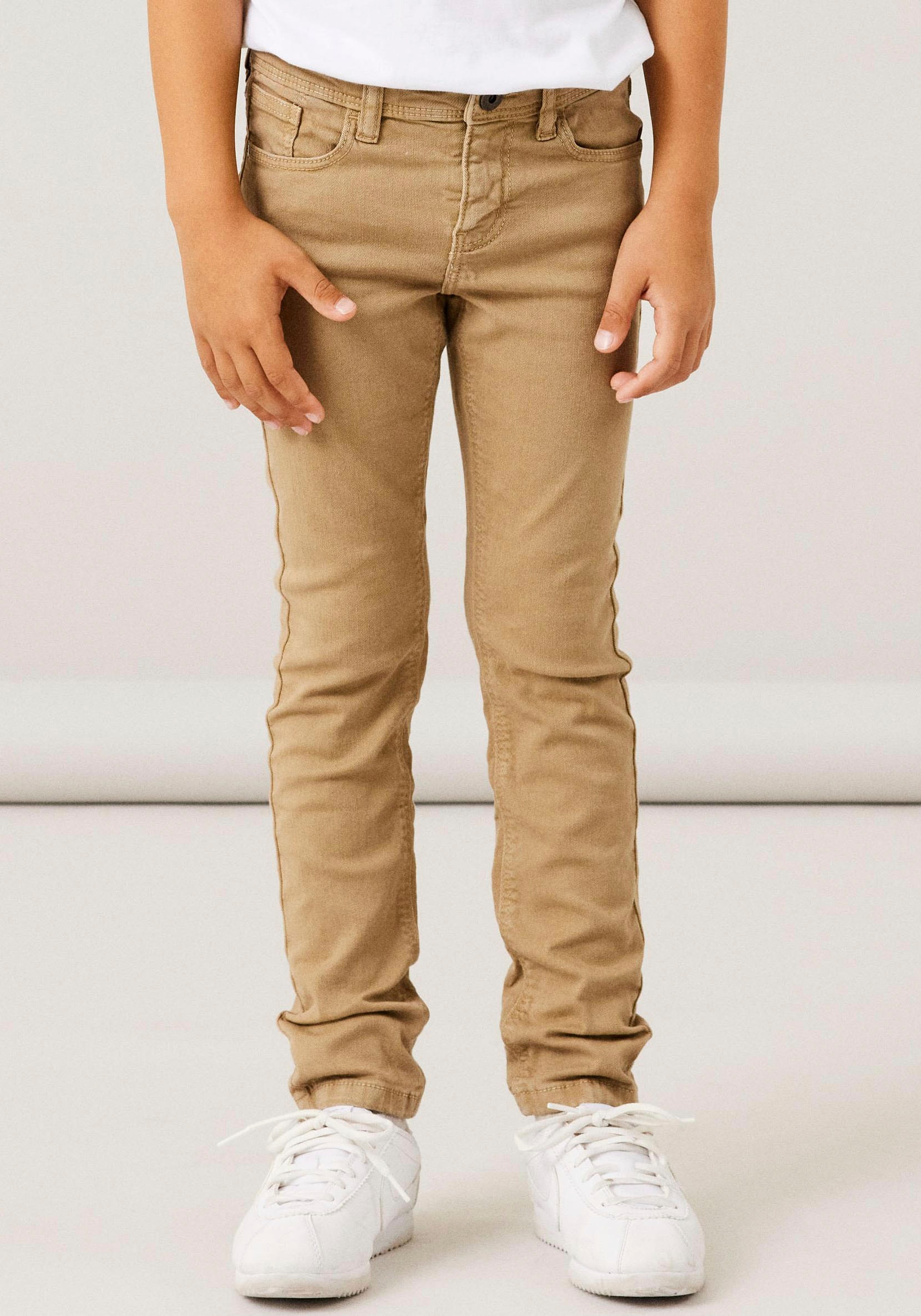 Name It Röhrenhose »NKMTHEO für Jungen mit verstellbarem Bund und schmaler Silhouette« slim fit, Twill, Reissverschluss, uni