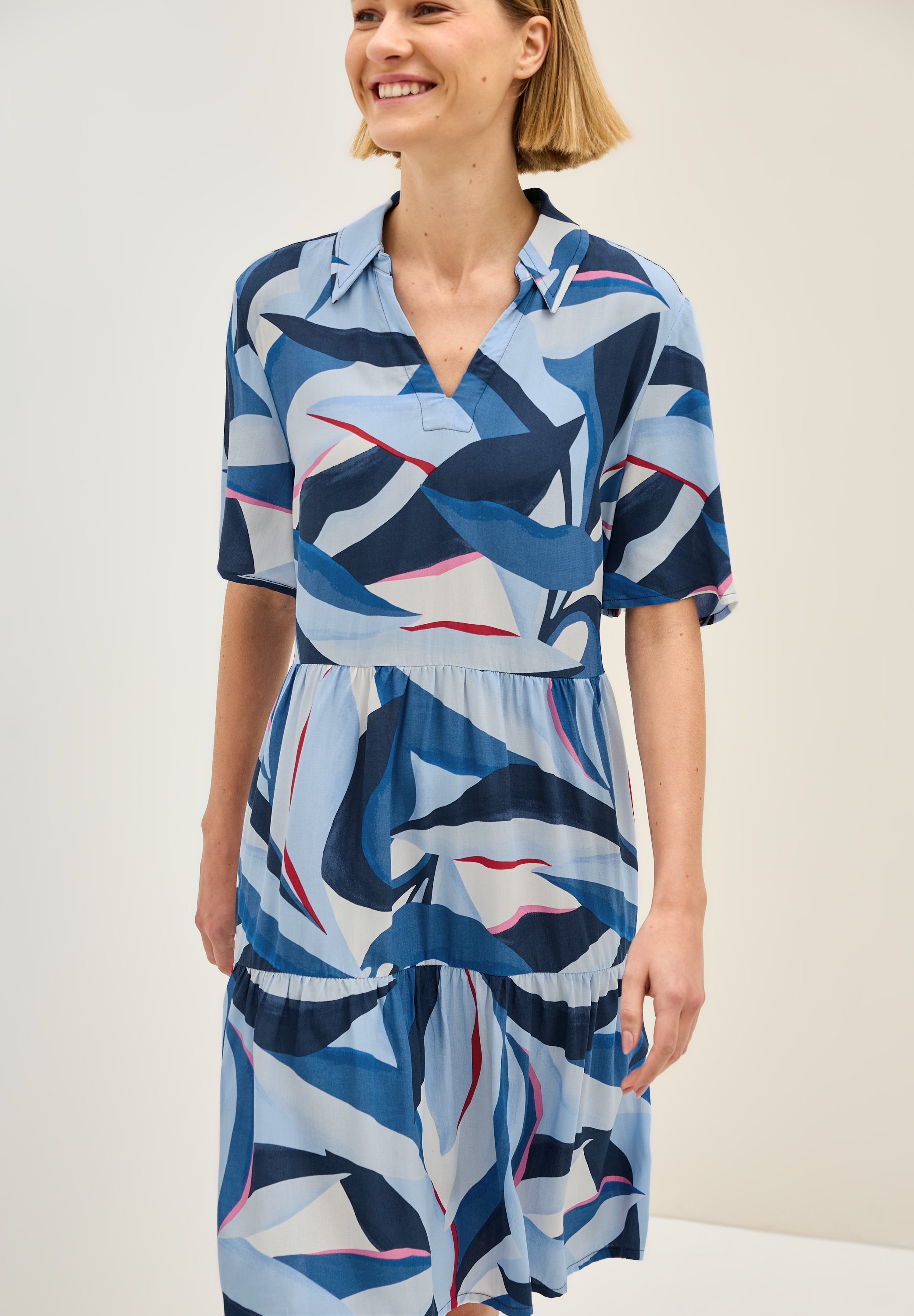 Cecil Volantkleid, mit grafischem Muster