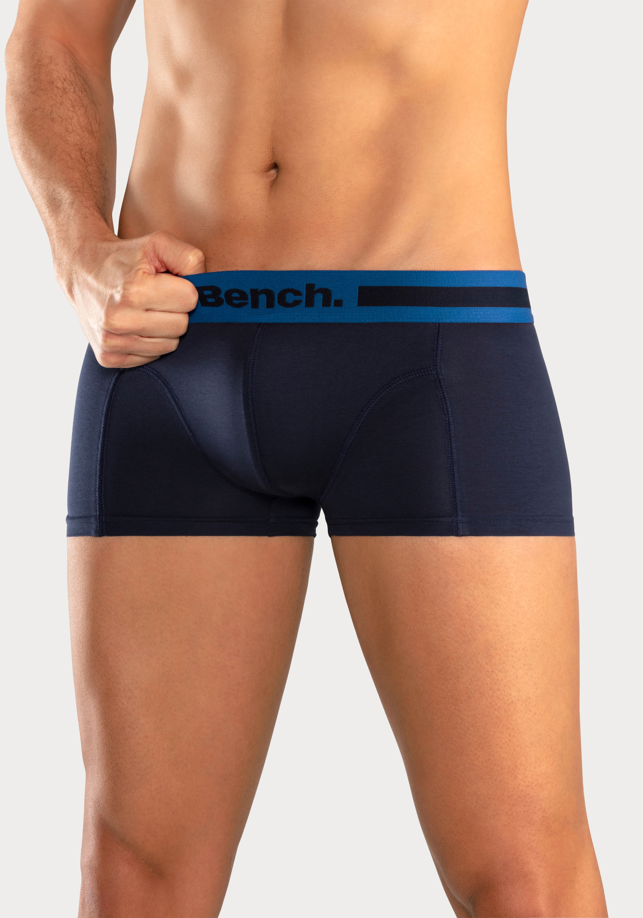 Bench. Hipster, (Packung, 4 St.), knapp sitzende Boxershorts aus Baumwollmischung