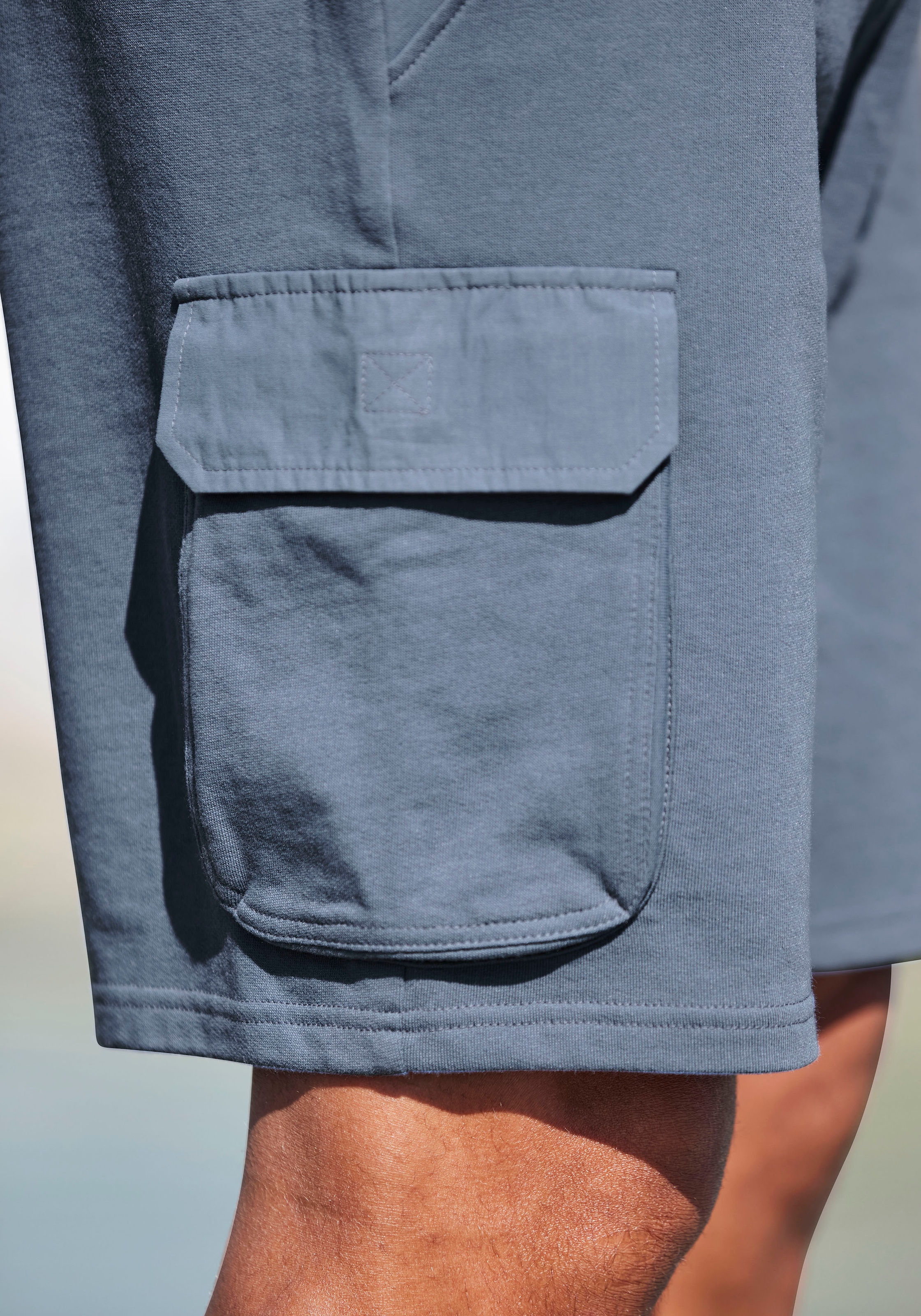 AUTHENTIC LE JOGGER Sweatshorts, Cargotaschen mit Webdetails