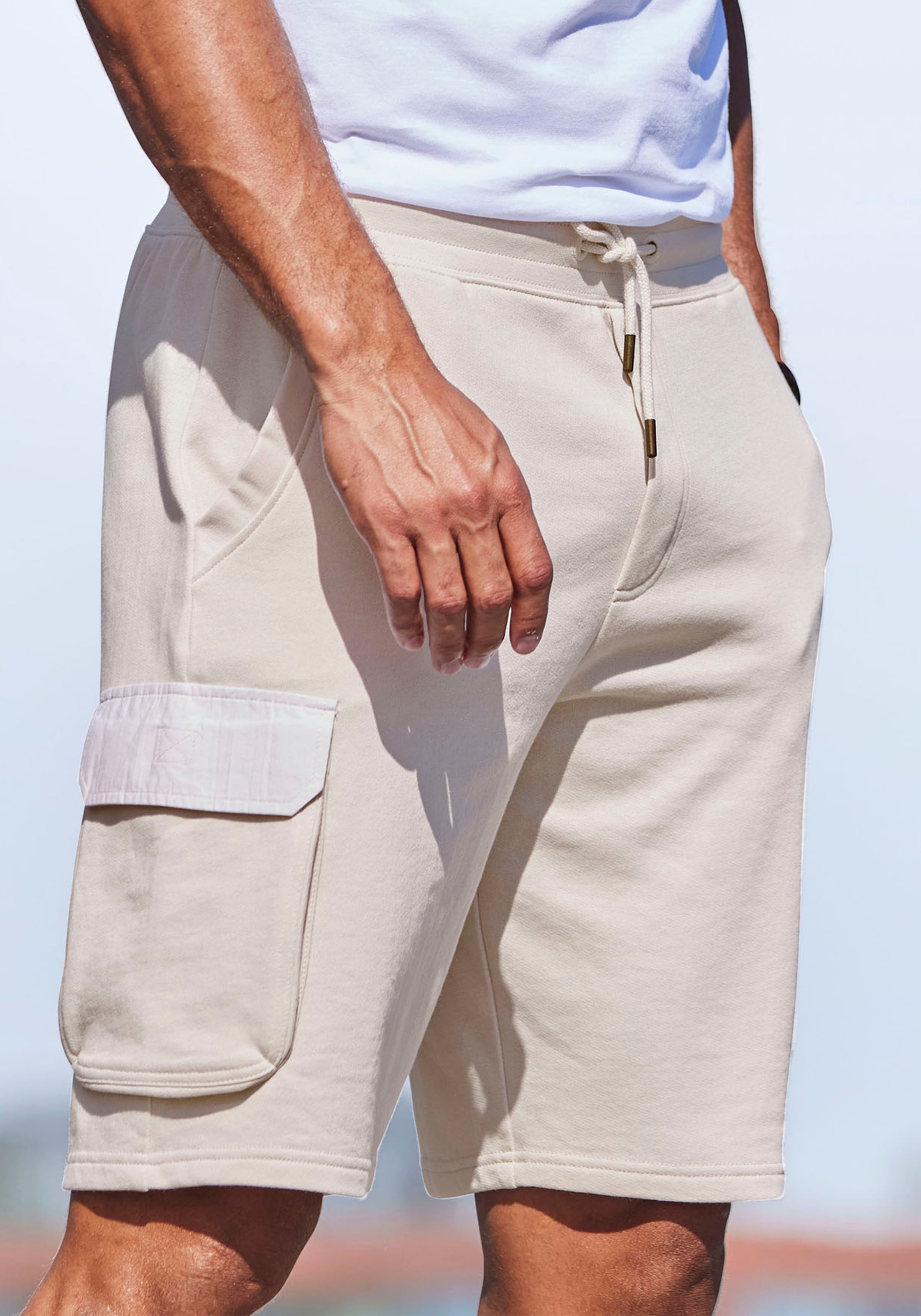AUTHENTIC LE JOGGER Sweatshorts, Cargotaschen mit Webdetails