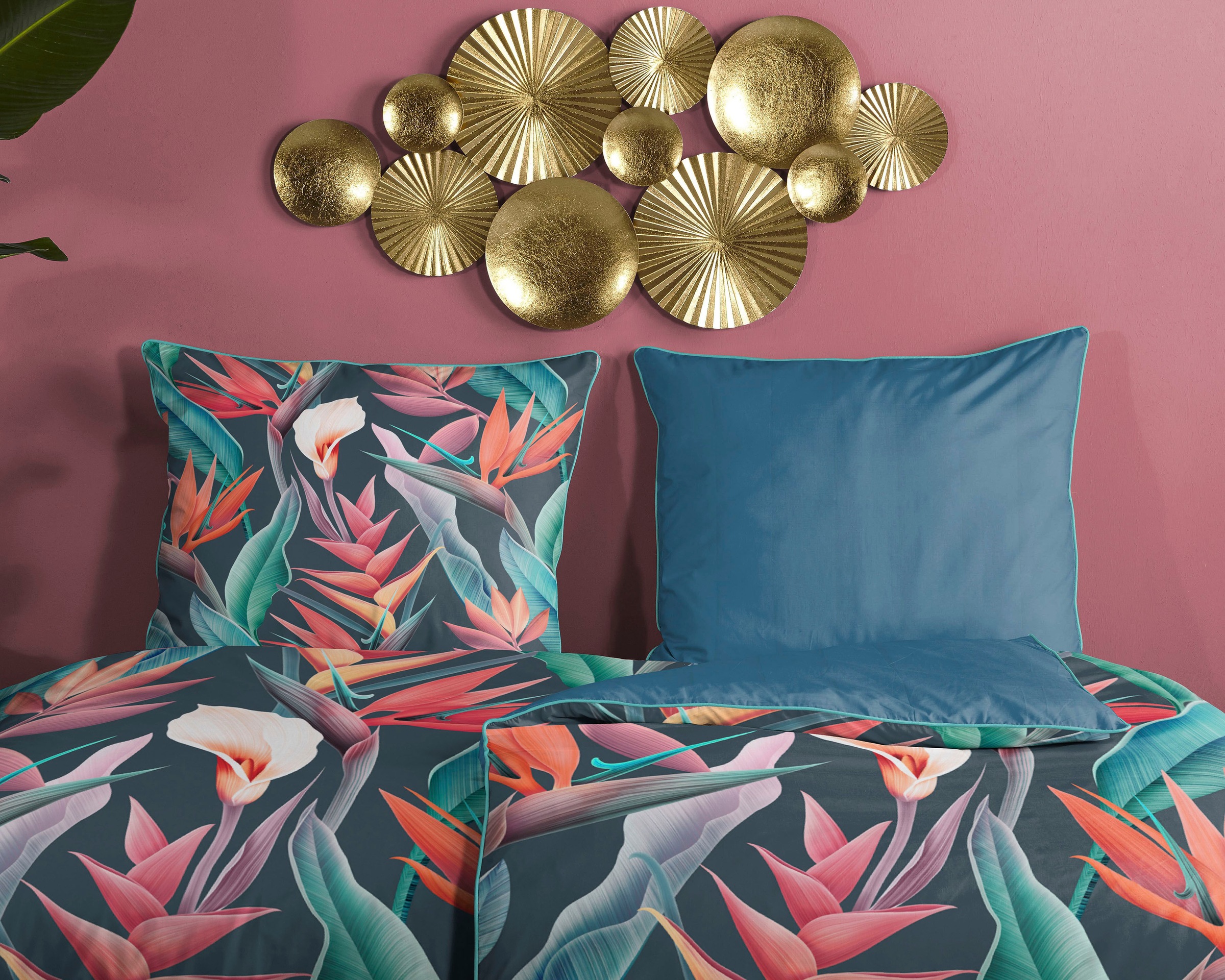 Descanso Bettwäsche »Chloe«, Baumwolle, Satin, 135x200, Biese, Reissverschluss, Wendeoptik, Blumen