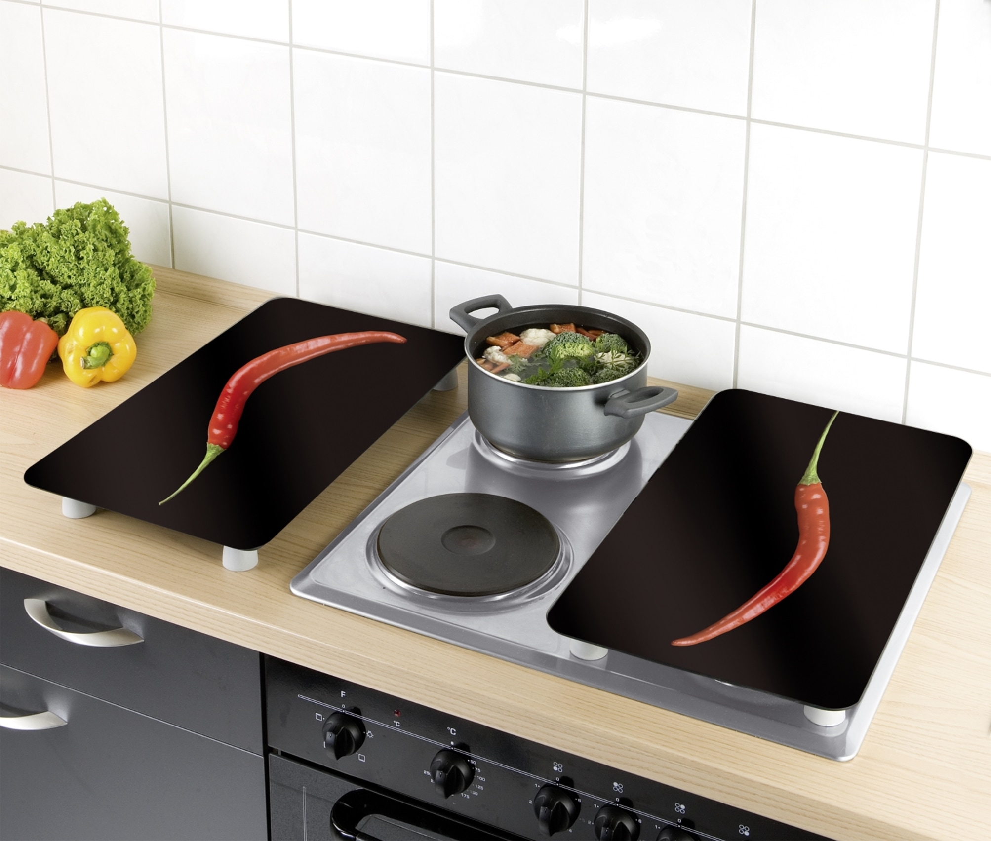 WENKO Herd-Abdeckplatte »Universal Modell Hot Peperoni«, (Set, 2 tlg.), Herdabdeckung für alle Herdarten, kratzfest, mit rutschfesten Füssen