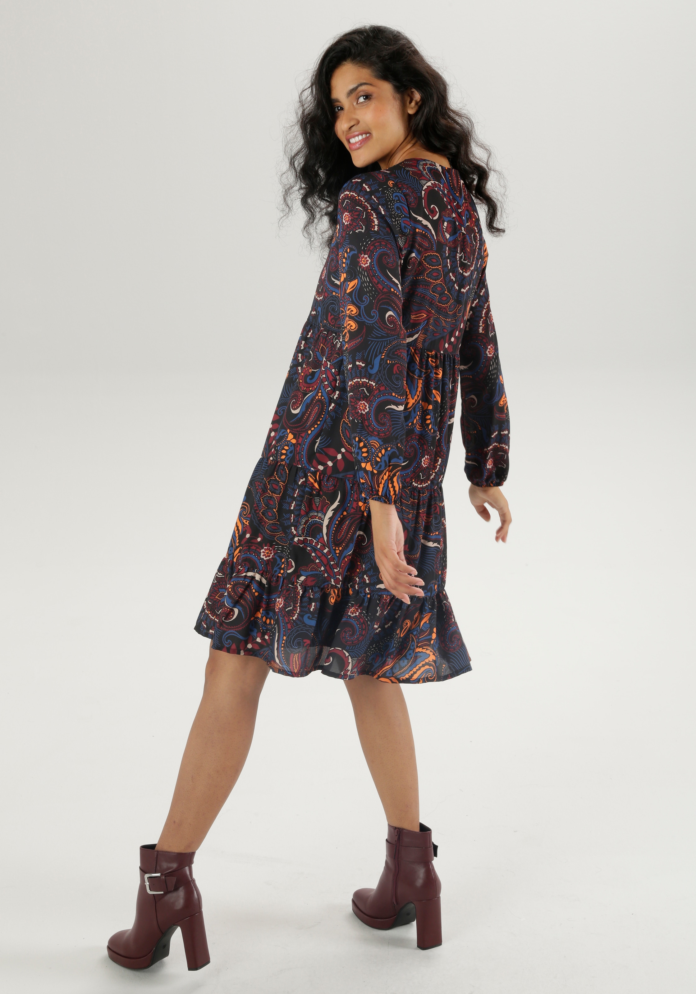 Aniston CASUAL Tunikakleid, mit extravagantem Paisley-Druck - NEUE KOLLEKTION