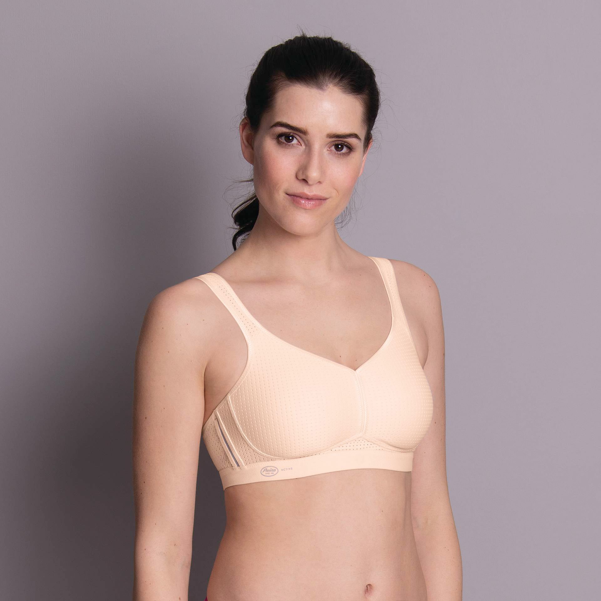 Anita Active "Performance" Cup A-E, vorgeformte Cups, verstellbare Träger, atmungsaktiv, nahtlos