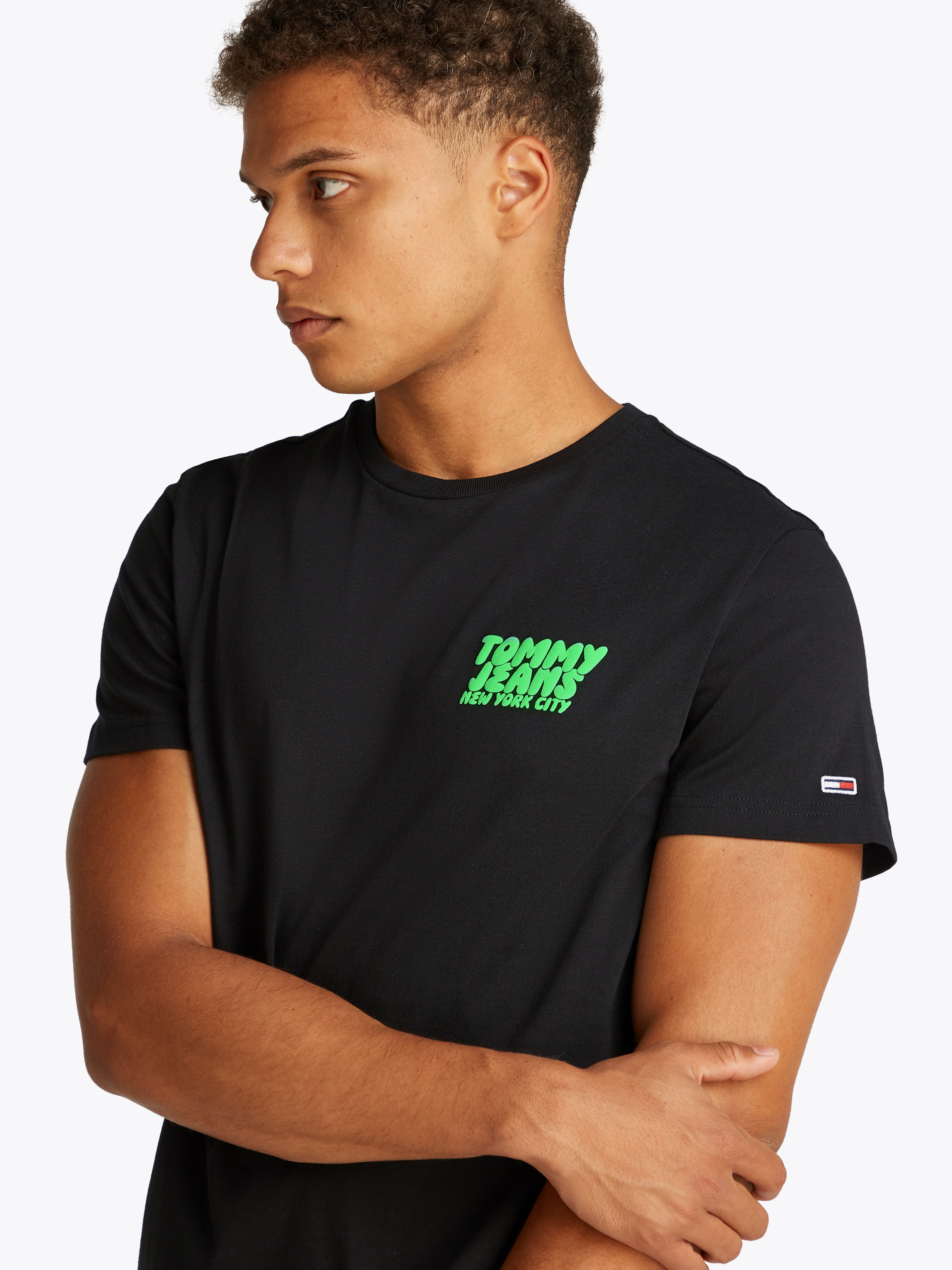 Tommy Jeans T-Shirt »TJM SLIM BUBBLE PRINT SS TEE EXT«, mit gummierten Print
