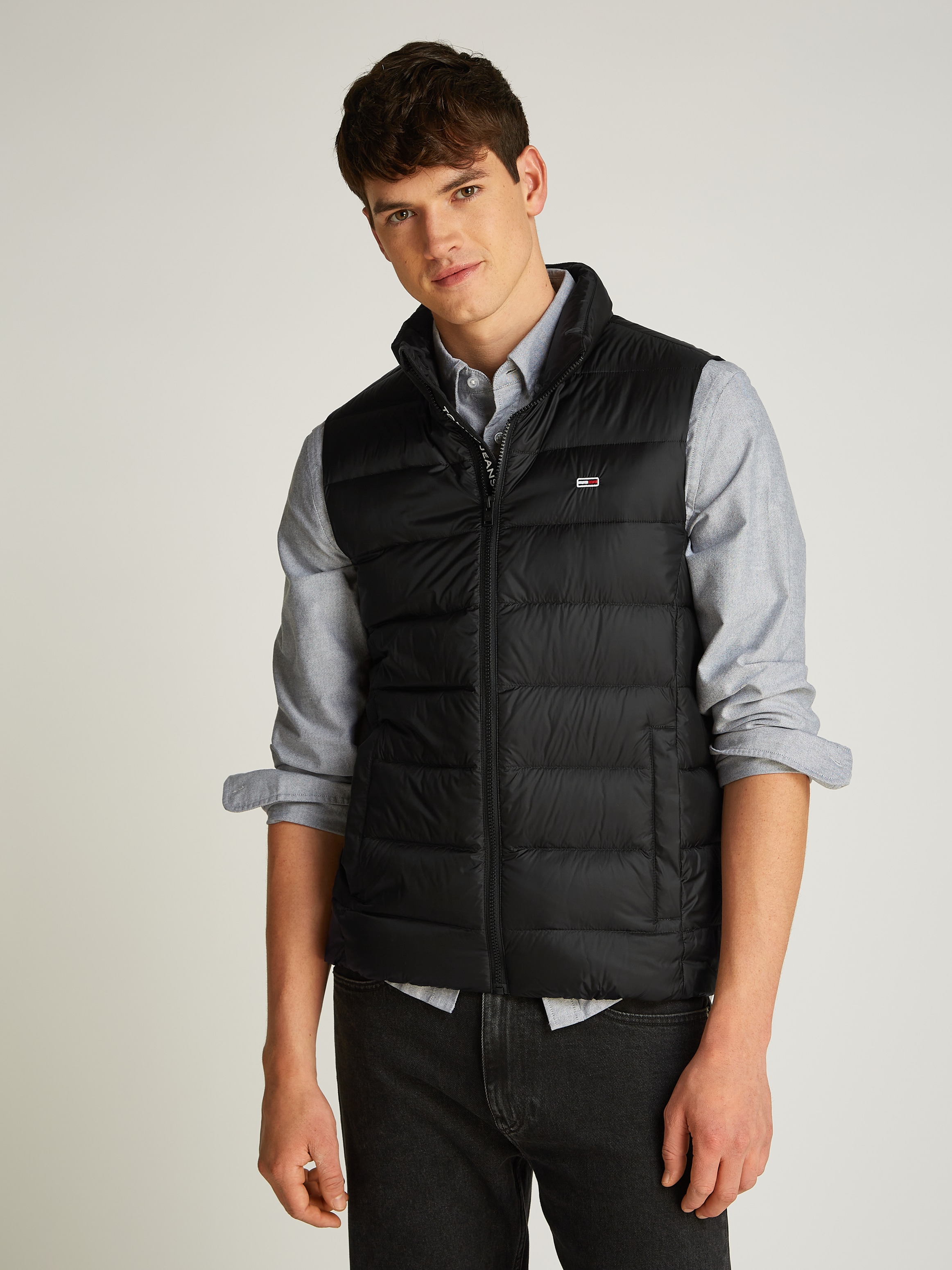 TOMMY JEANS Plus Steppweste »TJM LT DOWN VEST EXT«, in Grossen Grössen, Logostickerei, Eingriffstaschen