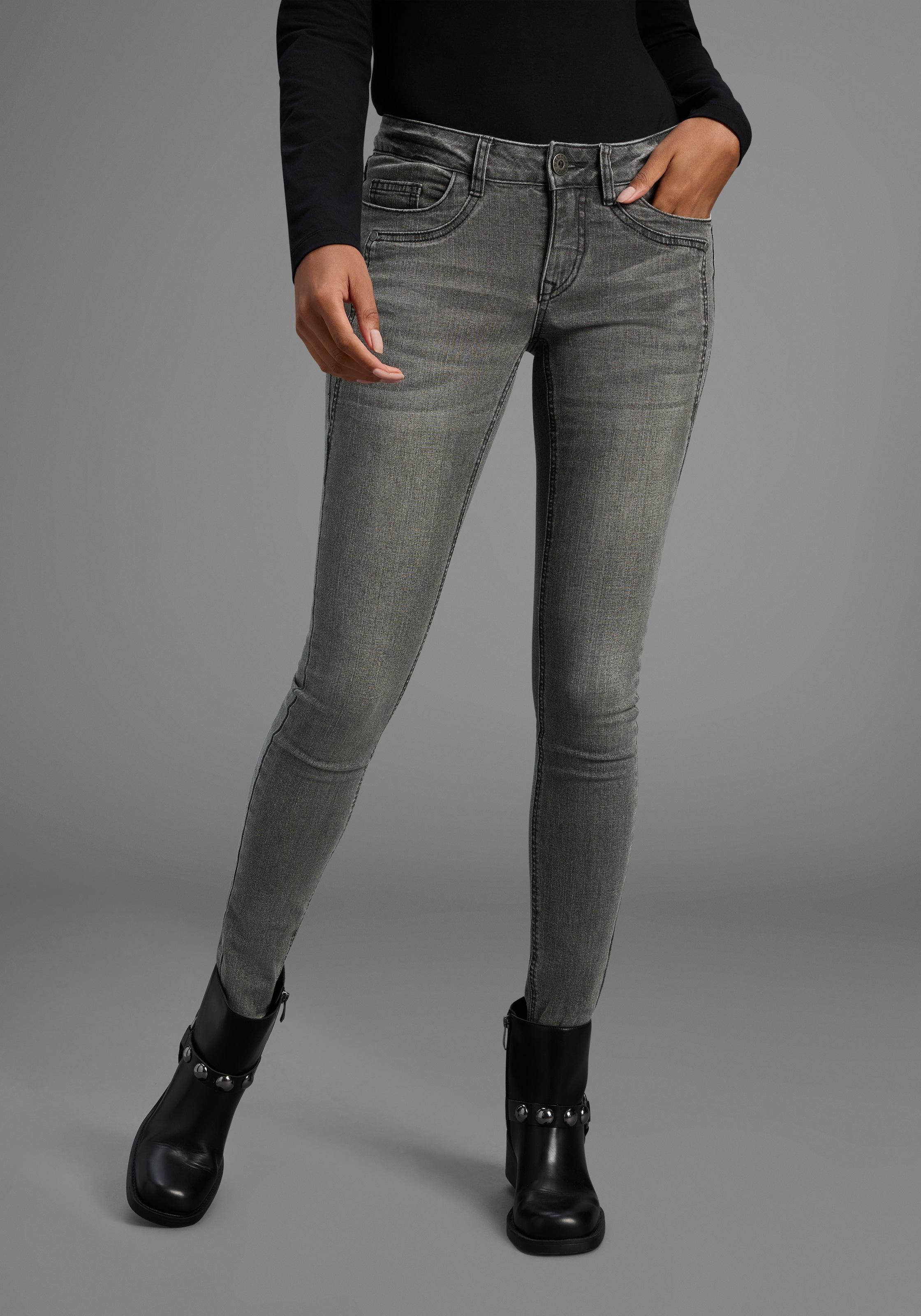 Arizona Skinny-fit-Jeans "mit Keileinsätzen" extra-enger Beinschnitt, niedrige Leibhöhe