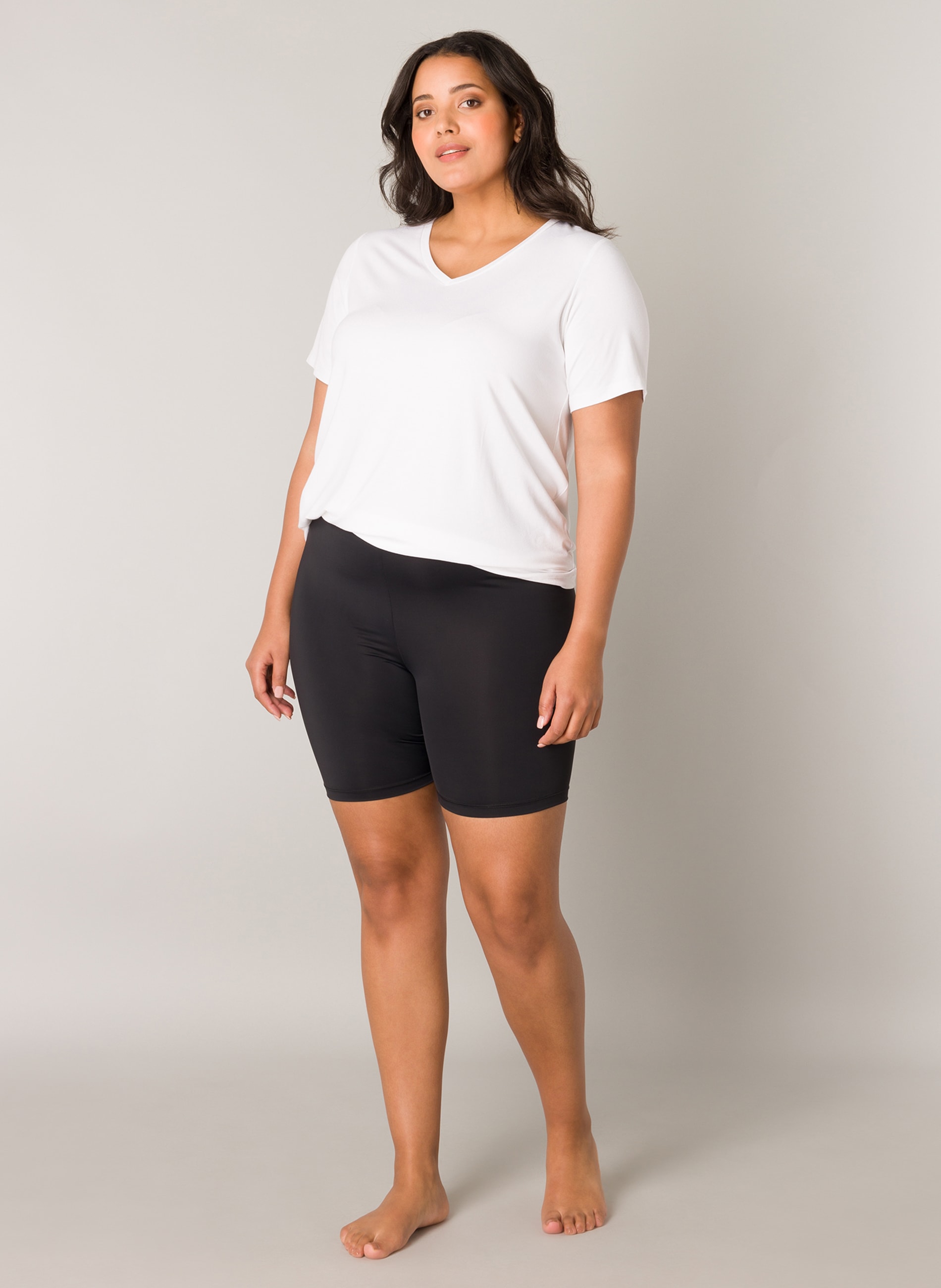 Base Level Curvy Shorts, mit Elasthan