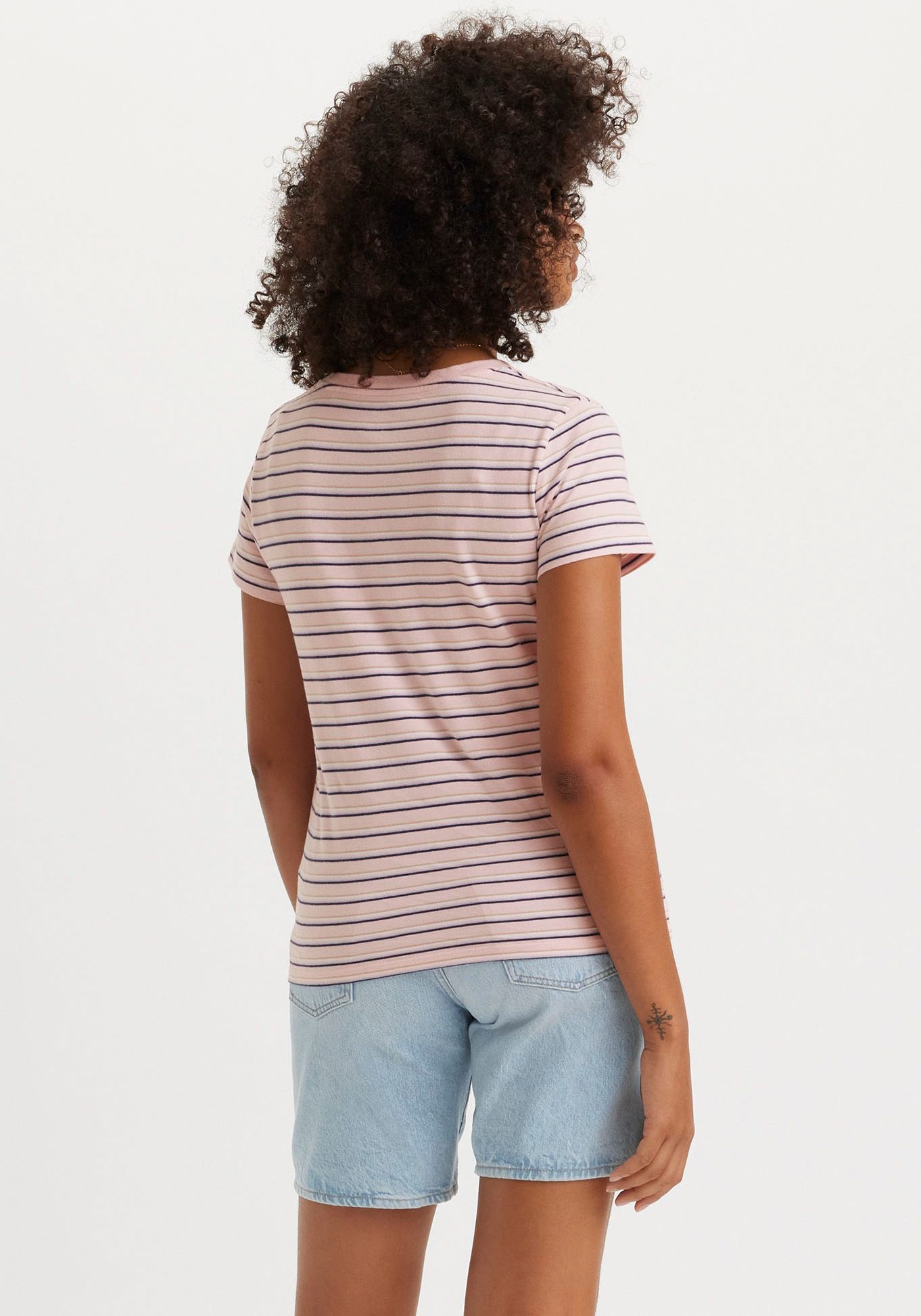 Levi's® V-Shirt »PERFECT VNECK«, mit Mini-Batwing-Logostickerei