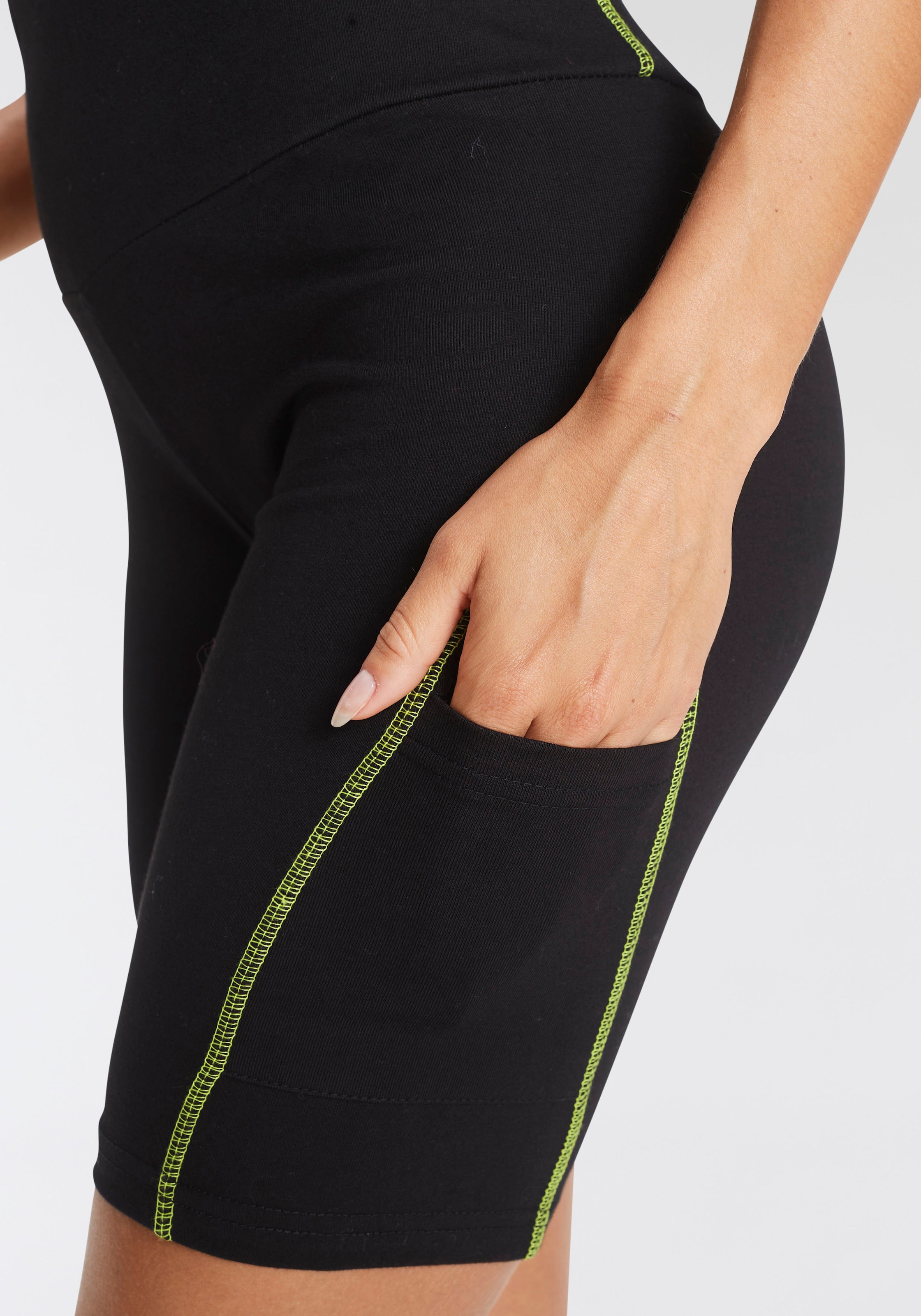 LASCANA ACTIVE Radlerhose »-Kurze Hose«, mit farbigen Kontrastnähten