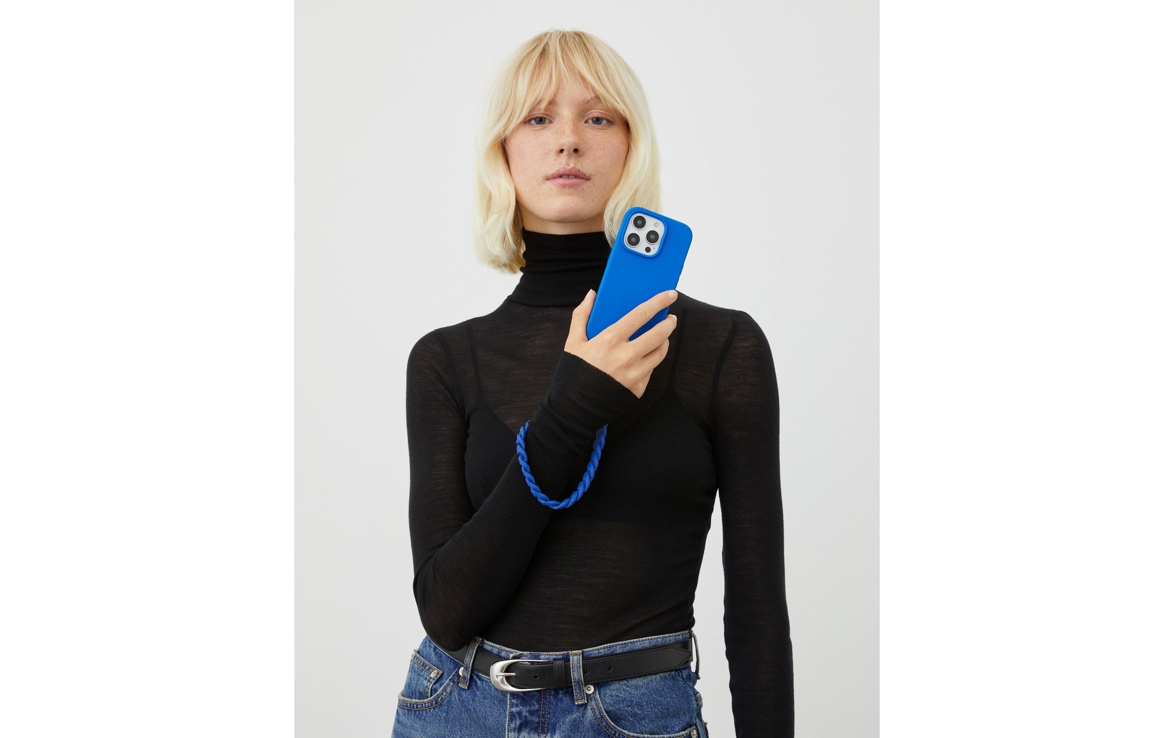 iDeal of Sweden Smartphone-Hülle »Silicone iPhone 15 Cobalt Blue«