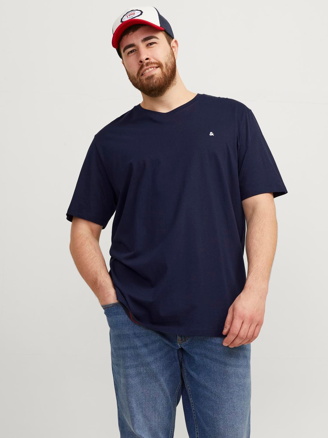 Jack & Jones PlusSize T-Shirt »JJEPAULOS TEE SS CREW NECK NOOS PLS«, mit Logo Stickerei