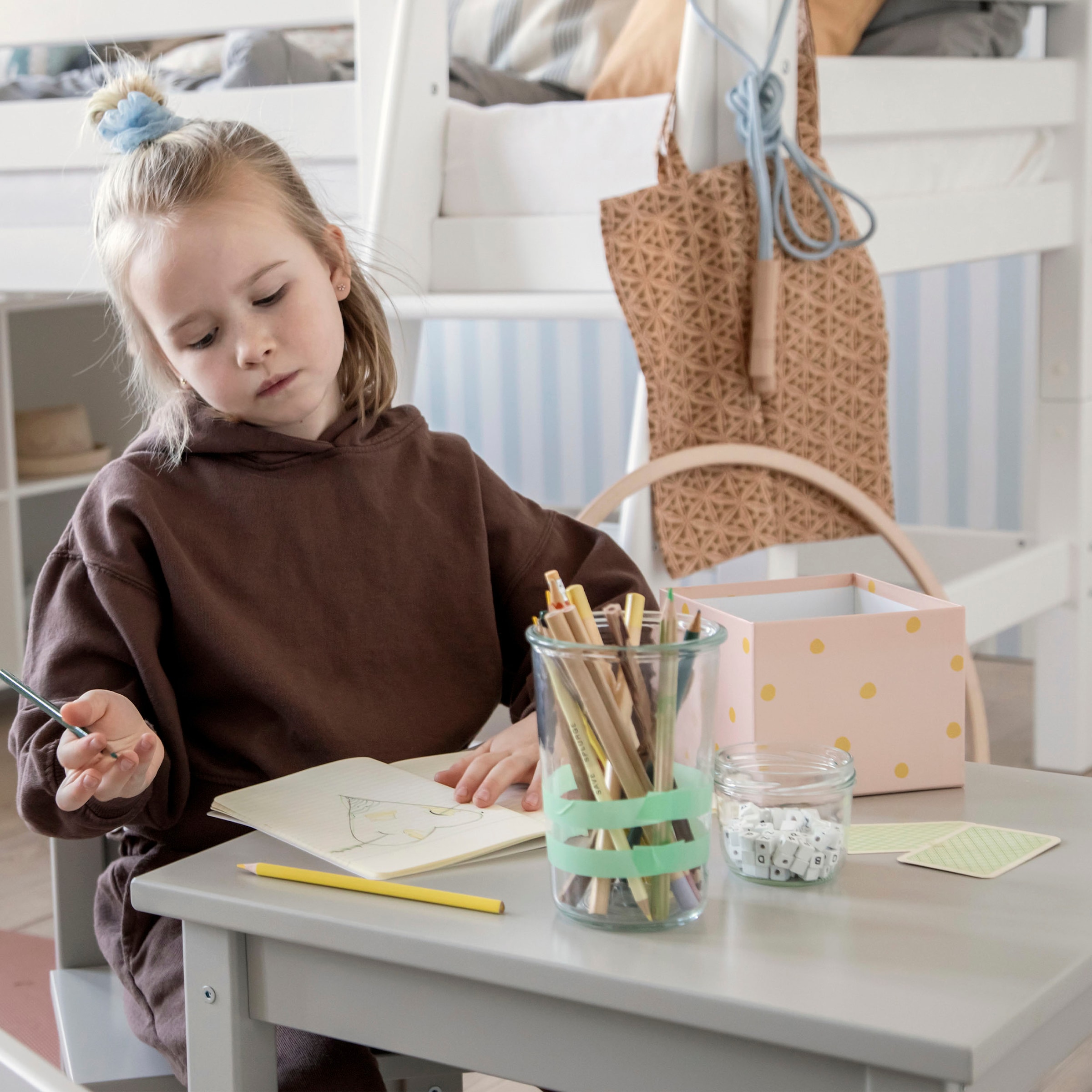 Hoppekids Kindersitzgruppe »MADS Kindersitzgruppe«, (Set, 2 tlg., 1 Tisch, 1 Stuhl), in vielen Farben, mit einem Stuhl
