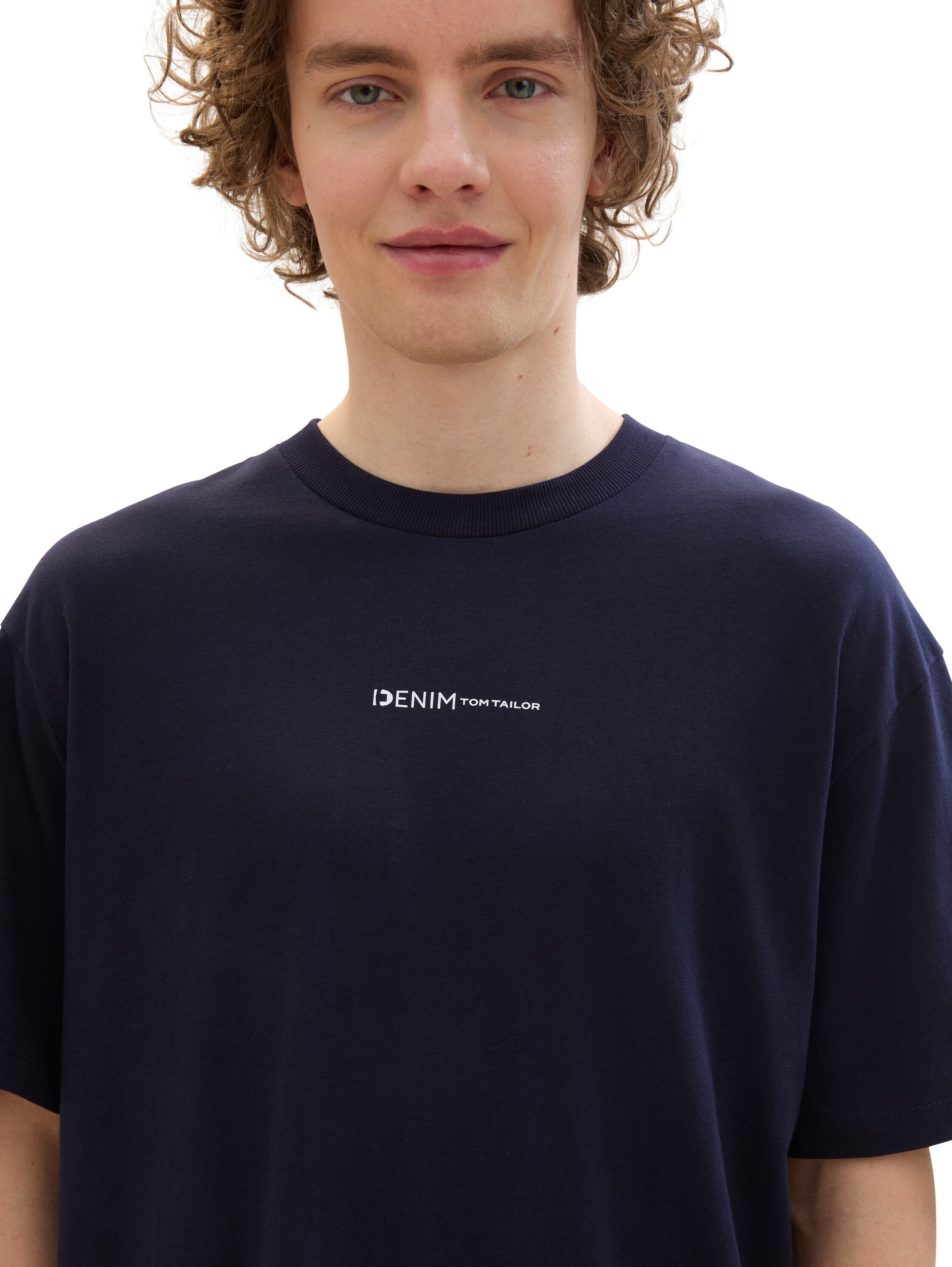 TOM TAILOR Denim Rundhalsshirt, mit Logo-Print und aus reiner Baumwolle