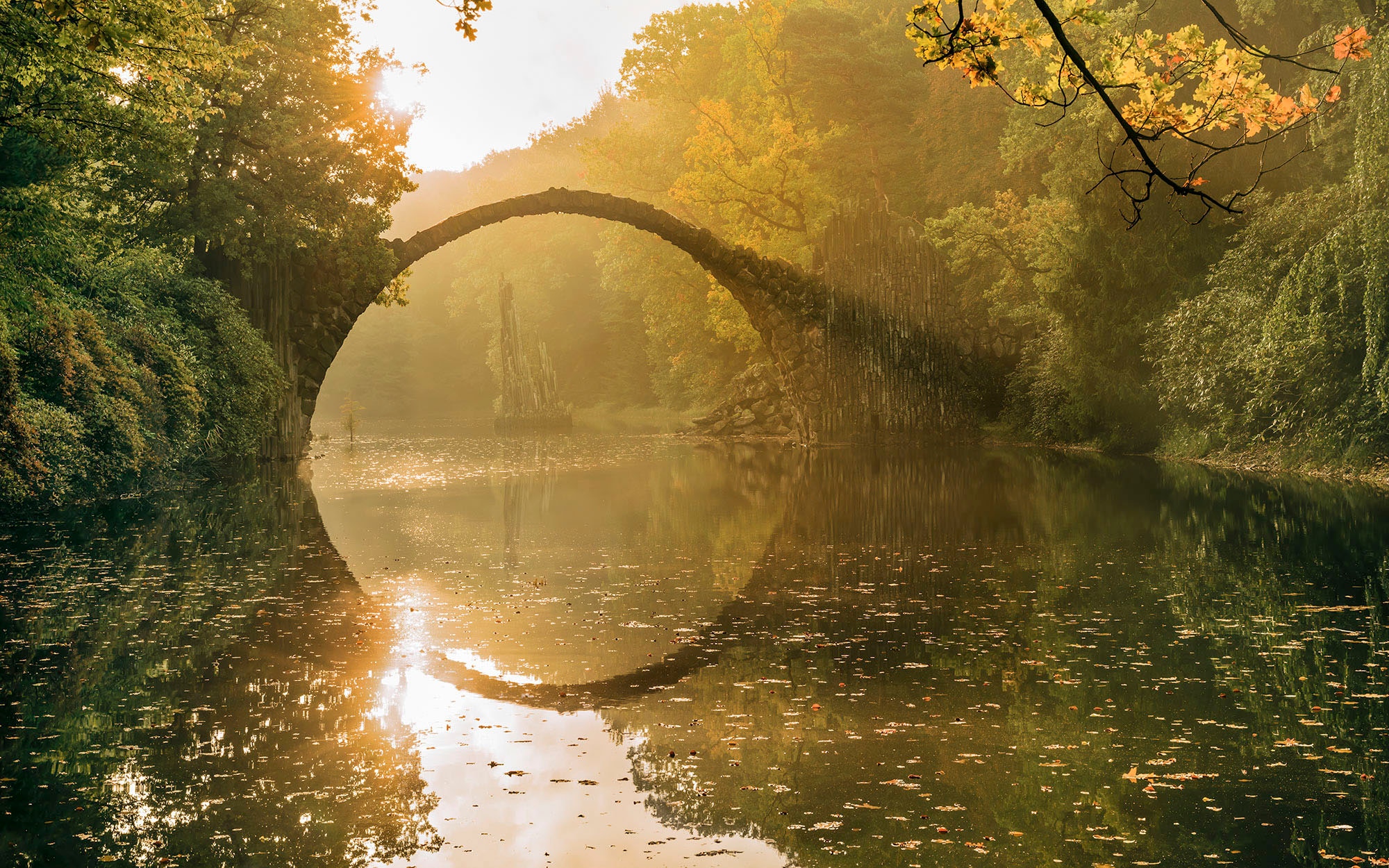 Komar Fototapete »Digitaldruck Vlies - Devil's Bridge - Grösse 400 x 250 cm«, bedruckt, Wohnzimmer, Schlafzimmer