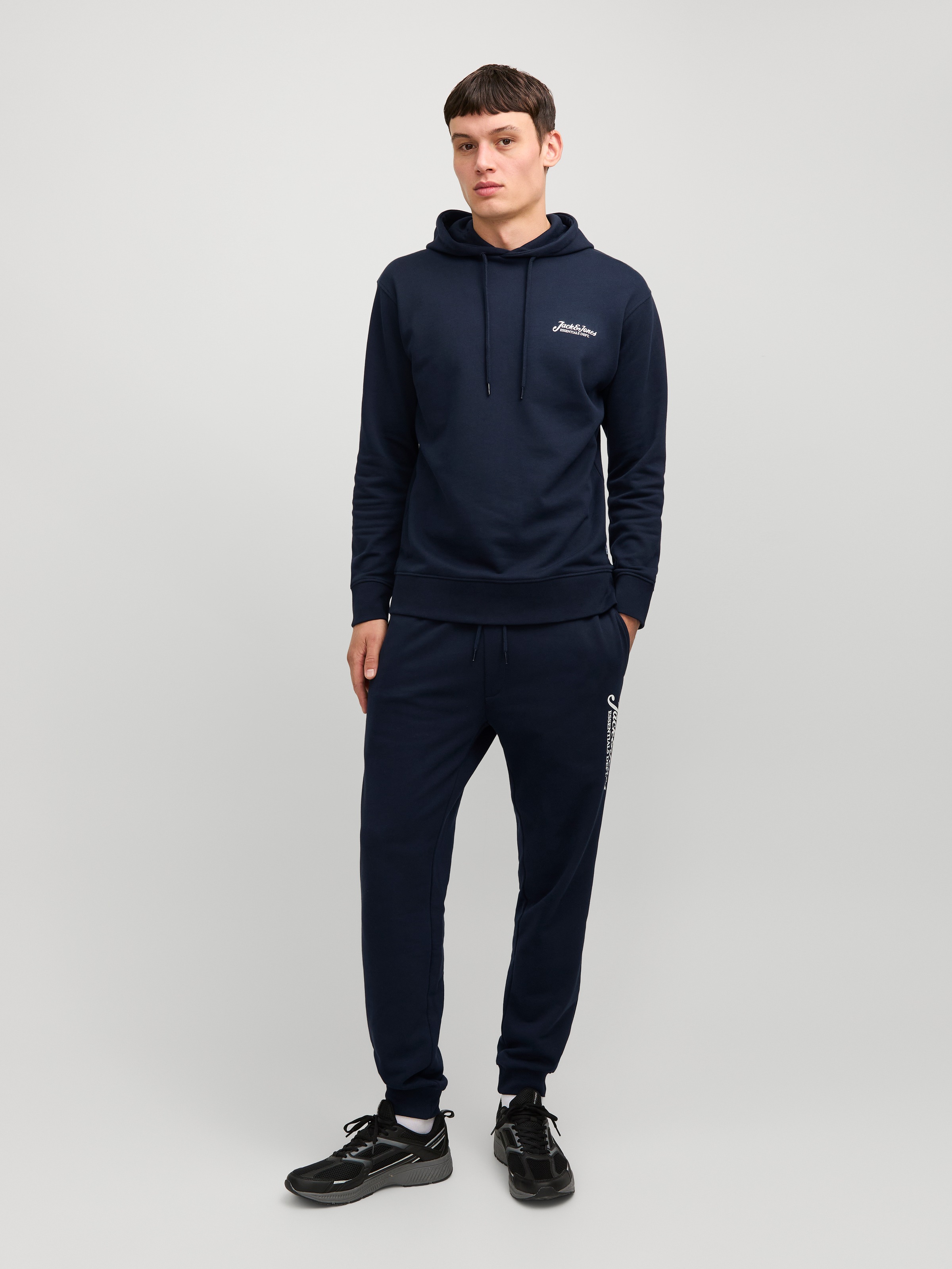 Jack & Jones Kapuzensweatshirt »JJBEAU – Sweater mit Logodruck, Slim Fit und Baumwolle«, unifarben, modisch, slim fit, angeraute Sweatware, Kapuze