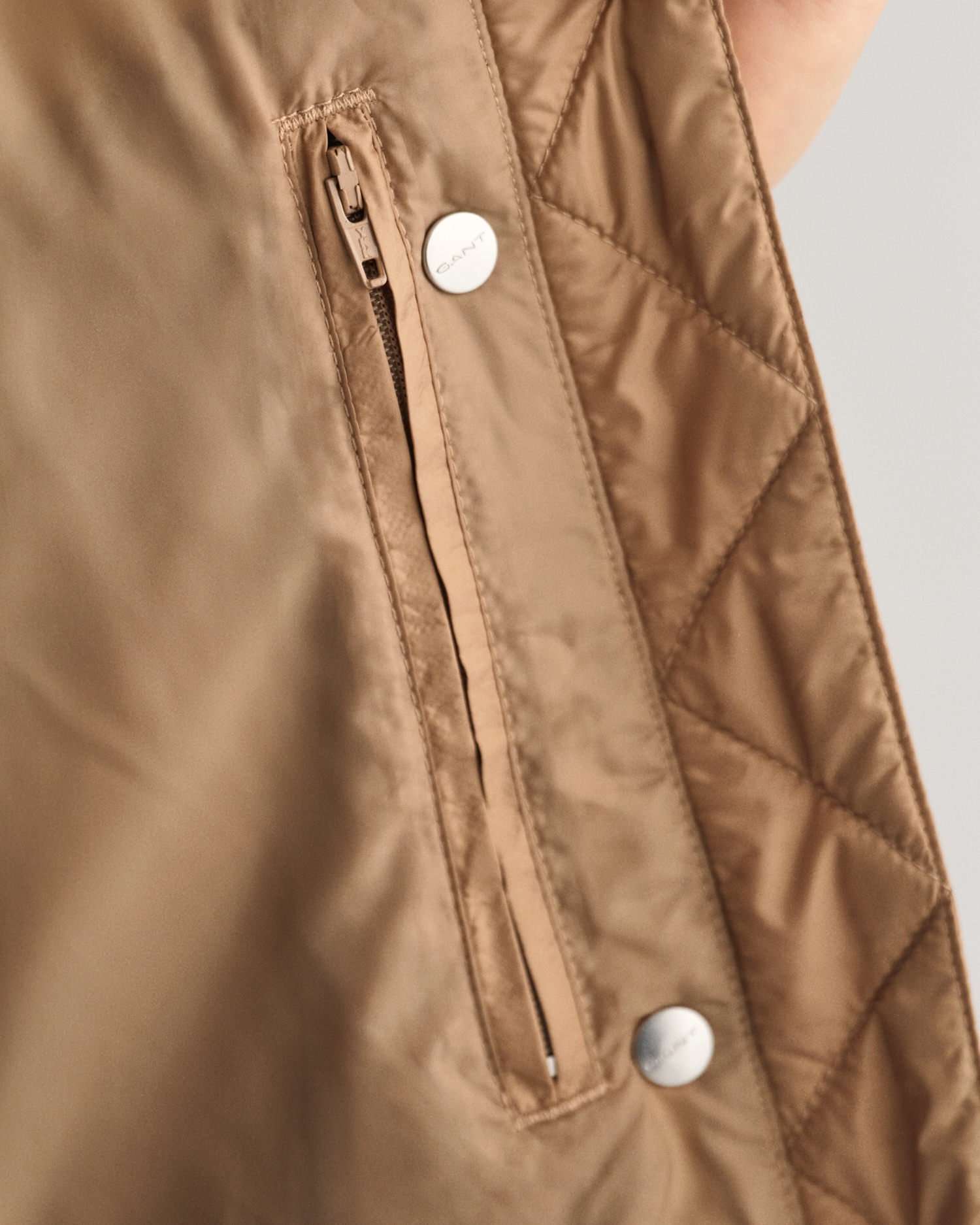 Gant Steppjacke »LIGHT DOWN JACKET«, Wasserabweisend, leichte Steppjacke, regenabweisend