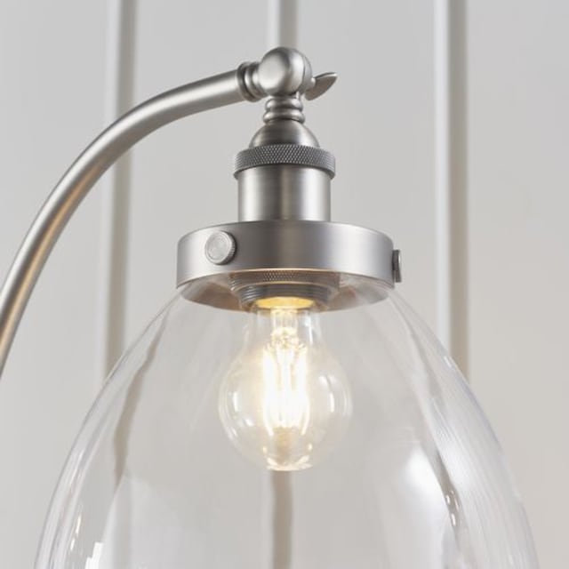 Brilliant Stehlampe »Noami«, 1 flammig-flammig, mit Fussschalter, 152 cm  Höhe, E27, Metall/Glas, silber online kaufen | Jelmoli-Versand