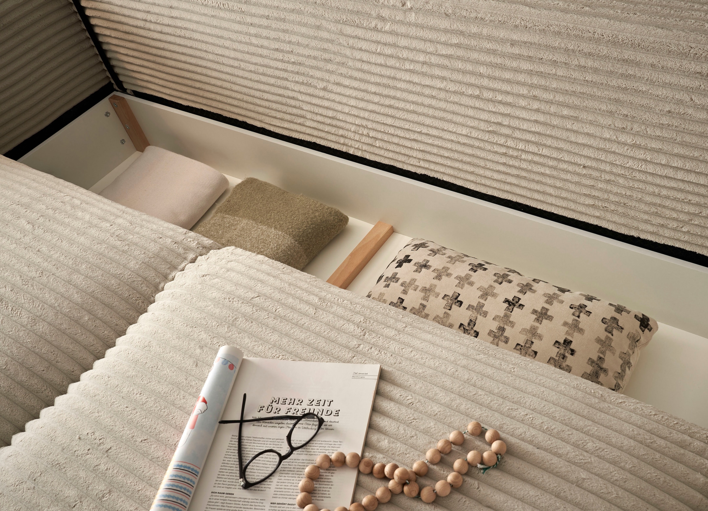 ED EXCITING DESIGN Schlafsofa »Carrara«, frei im Raum stellbar, mit Bettkasten, mit Schlaffunktion und 4 Kissen