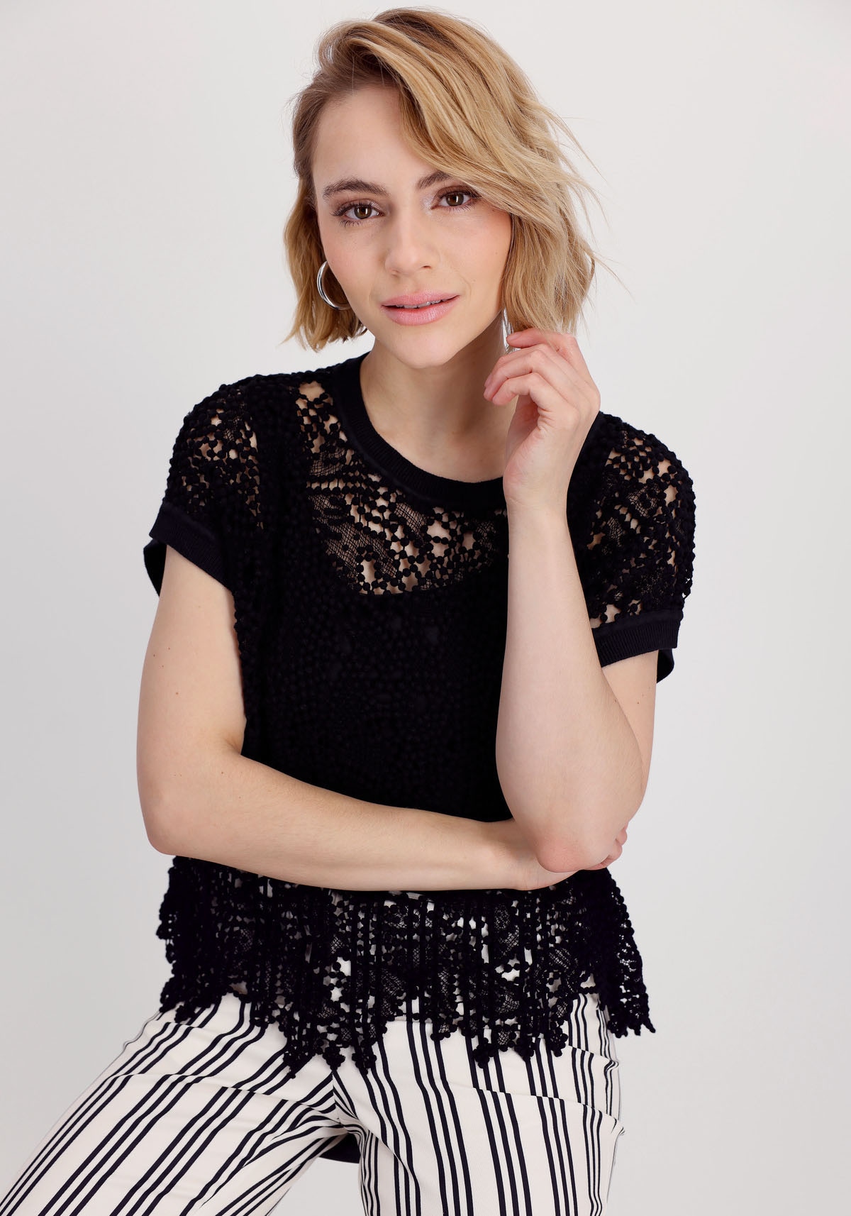 Monari Kurzarmpullover »Pullover Spitze«, Mit Rundhalsausschnitt