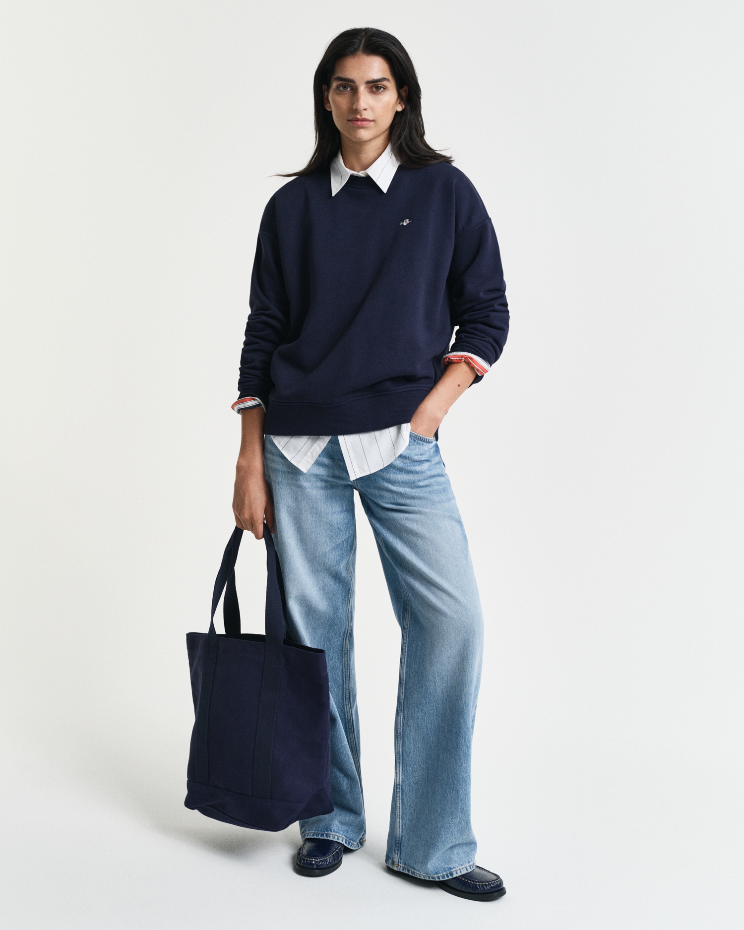 Gant Sweatshirt »SHIELD C-NECK SWEAT«, Grafische GANT-Stickerei auf der Brust