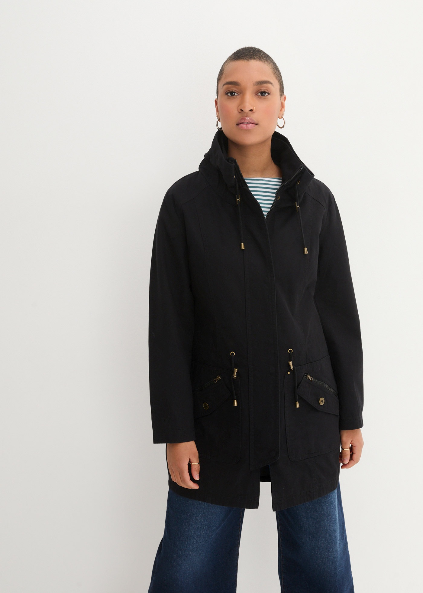 bonprix Parka "Baumwoll-Kurzparka mit Stehkragen, talliert" mit Kapuze taillierte Passform, mit Stehkragen und Tunnelzug
