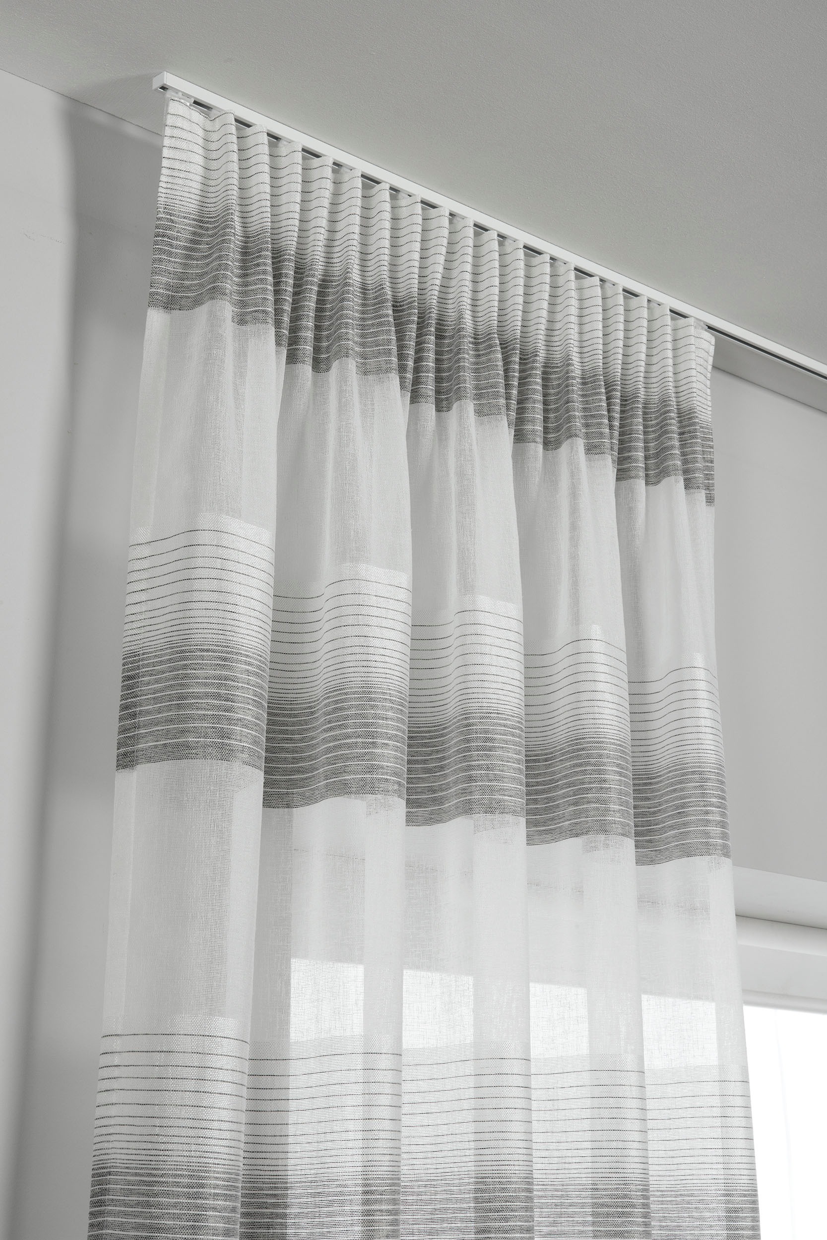 GARDINIA Vorhangschiene »Aluminium-Vorhangschienen Set 1-Lauf Lucy«, 1 läufig-läufig, mit Bohren, Deckenmontage, Aluminium, Deckenträger aus Kunststoff